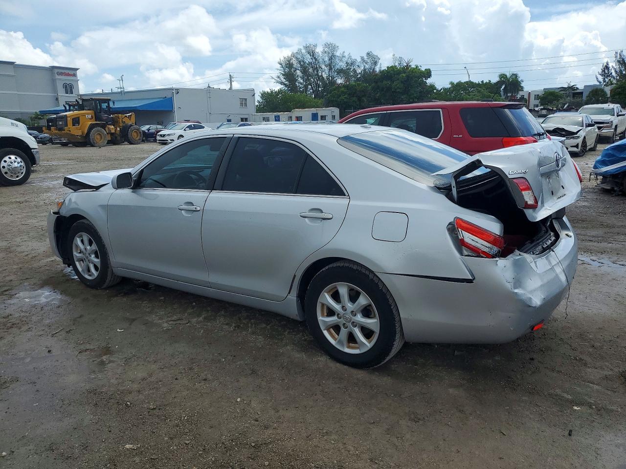 2011 Toyota Camry Le Silver vin: 4T1BF3EK4BU720458