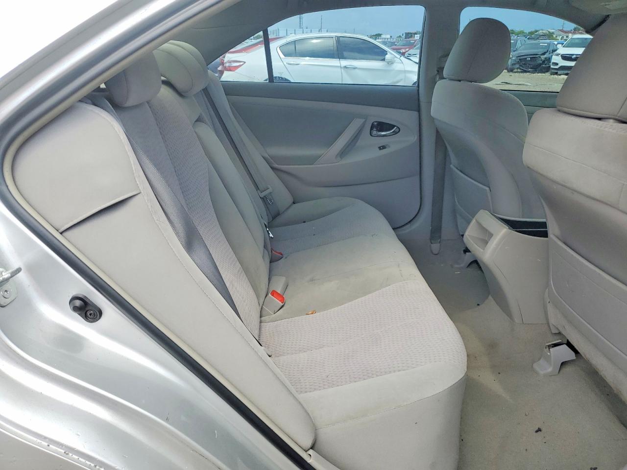 2011 Toyota Camry Le Silver vin: 4T1BF3EK4BU720458