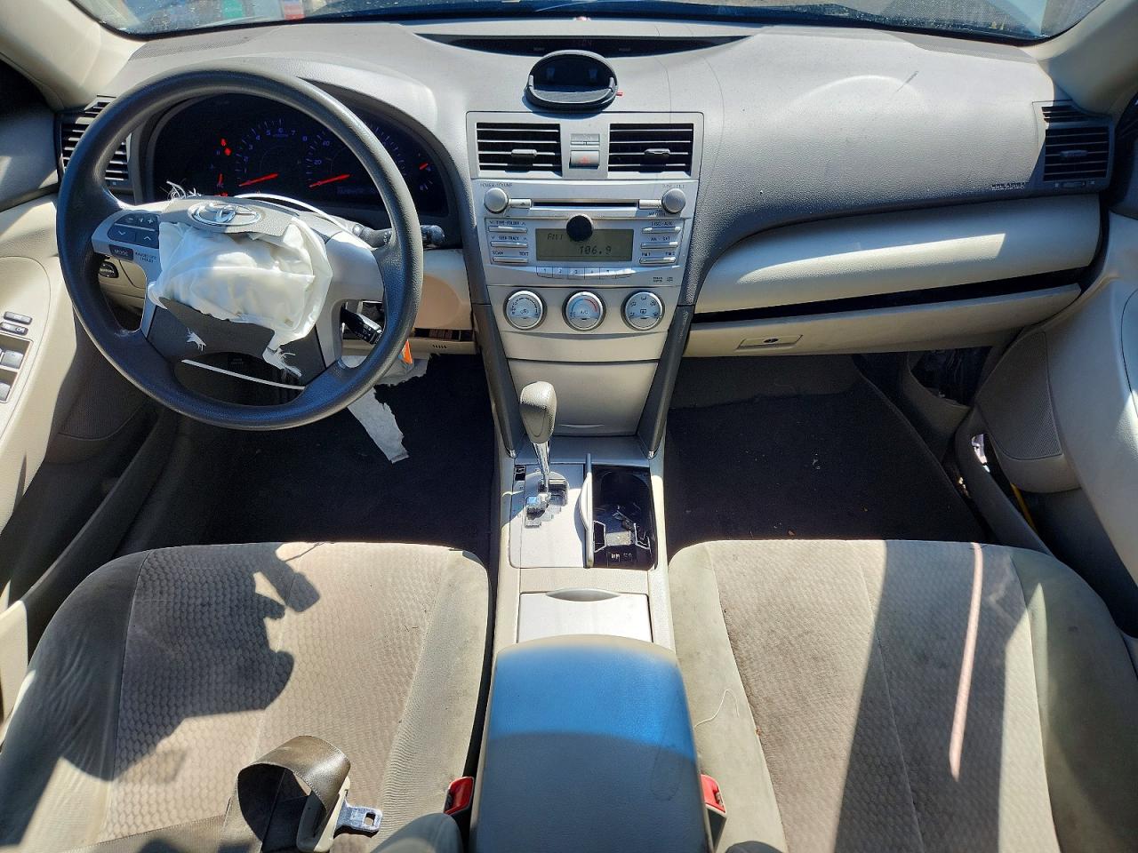 2011 Toyota Camry Le Silver vin: 4T1BF3EK4BU730925