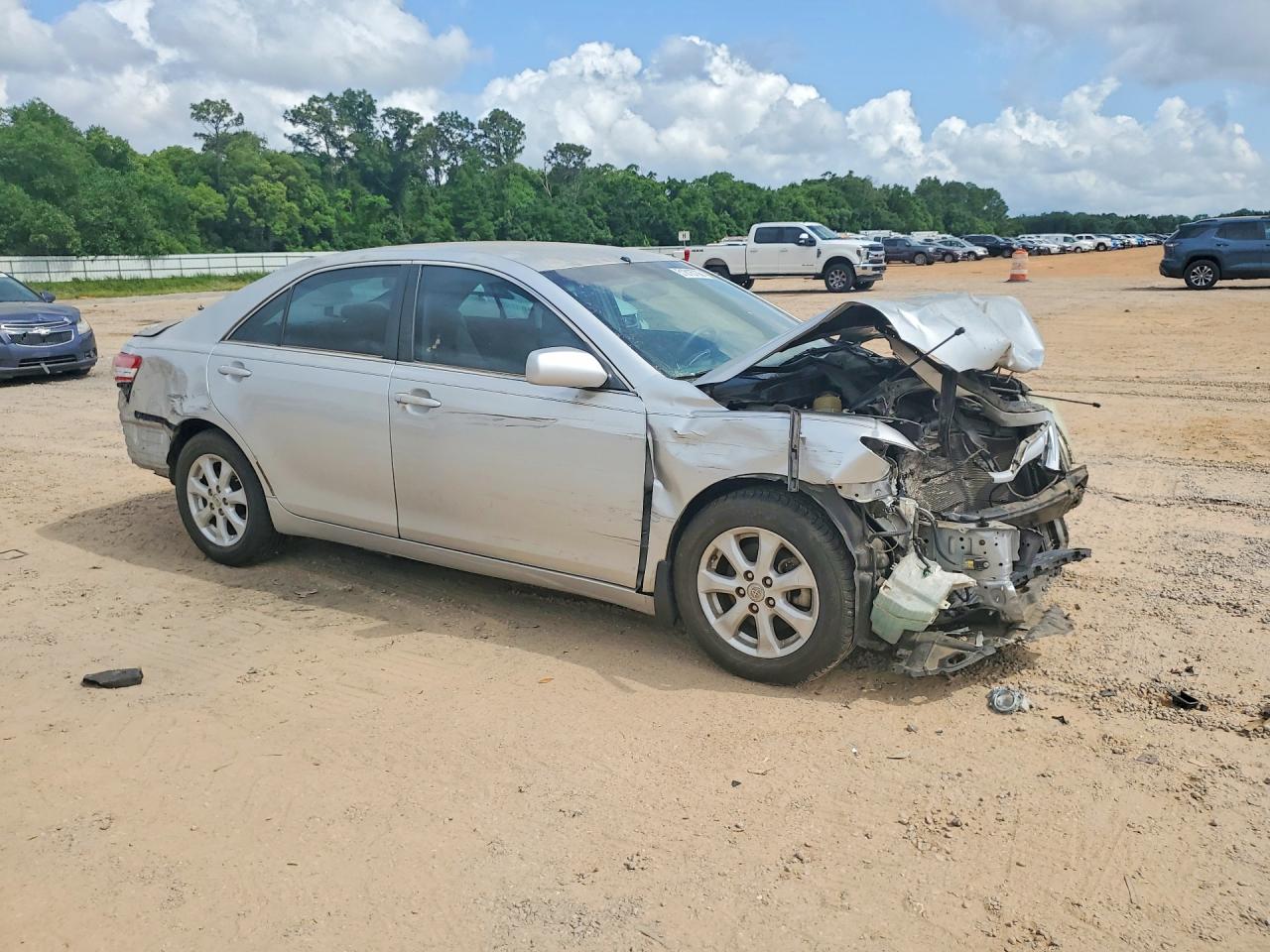2011 Toyota Camry Le Серебряный vin: 4T1BF3EK4BU735834