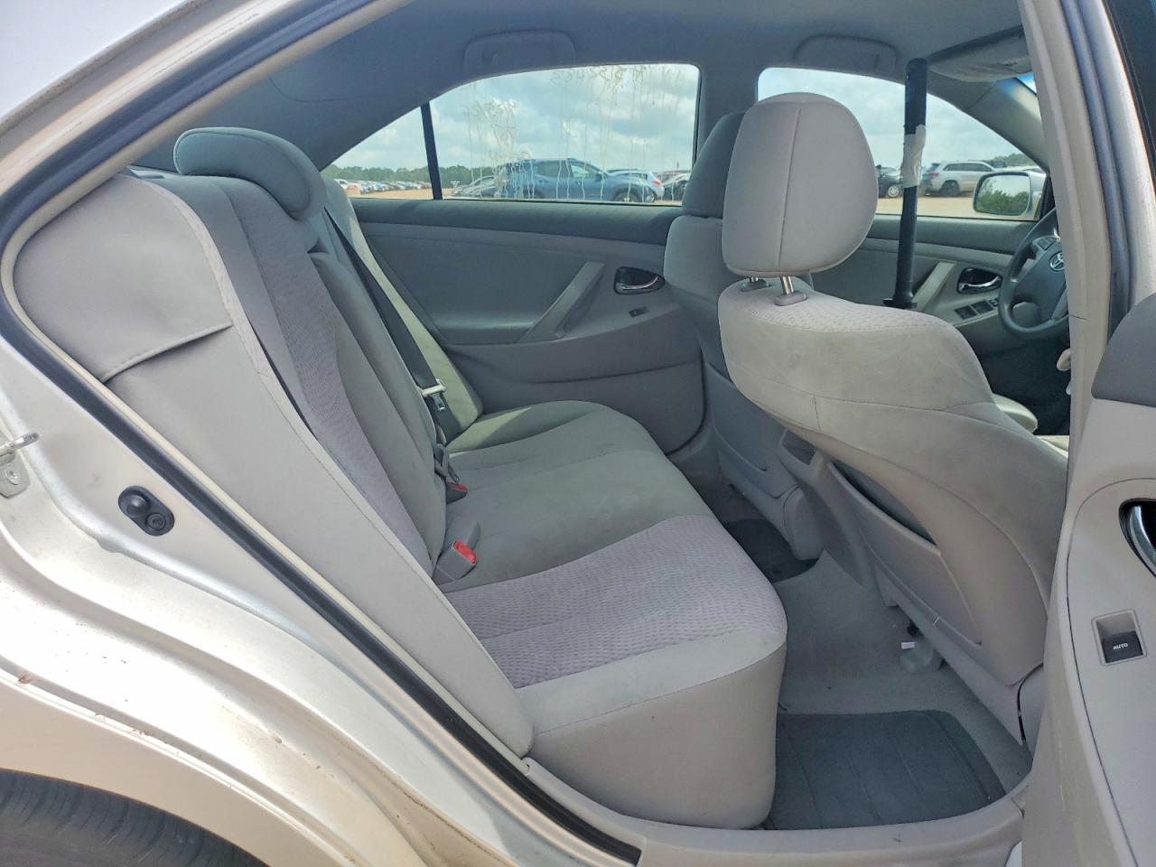 2011 Toyota Camry Le Серебряный vin: 4T1BF3EK4BU735834