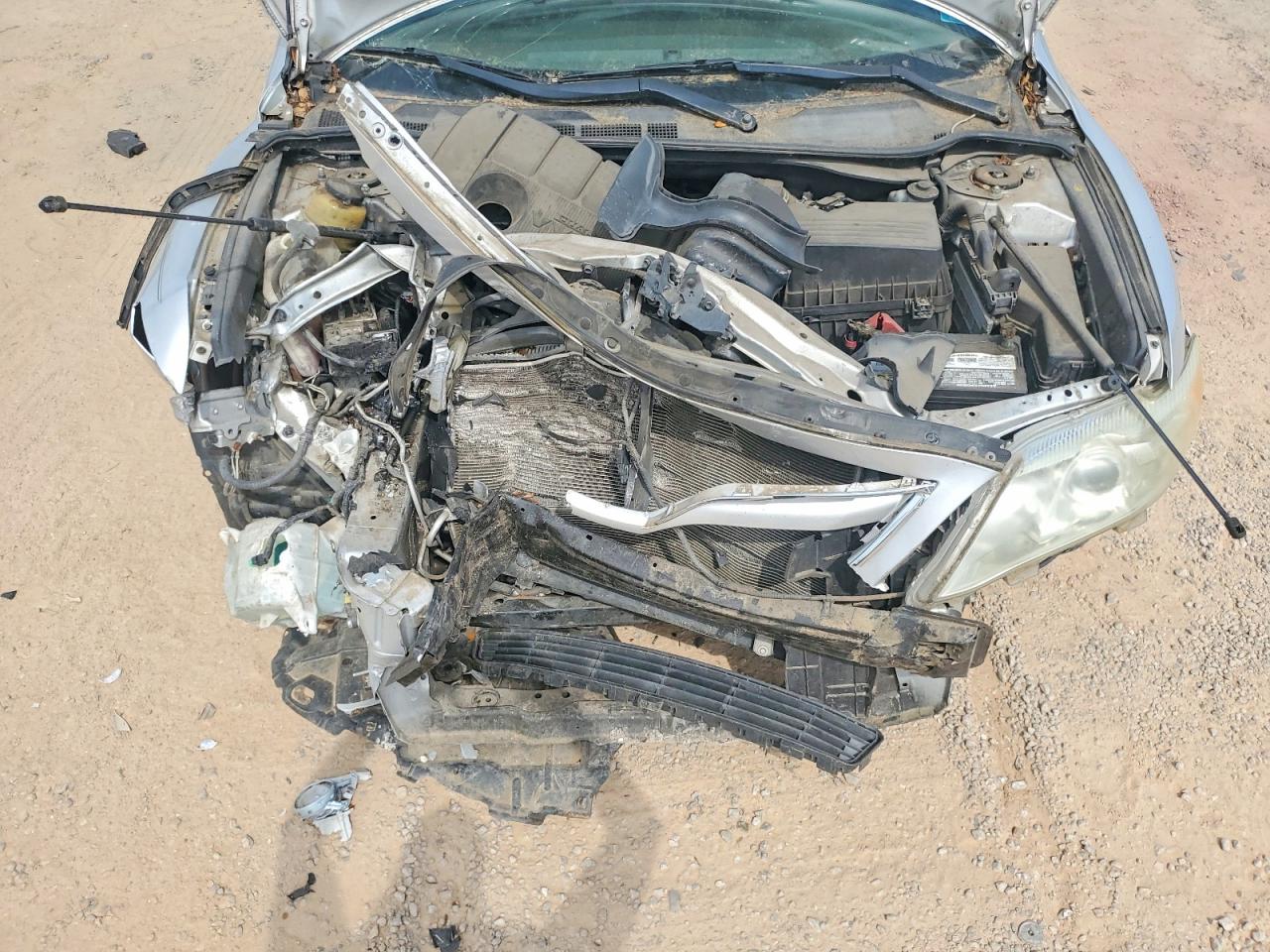 2011 Toyota Camry Le Серебряный vin: 4T1BF3EK4BU735834