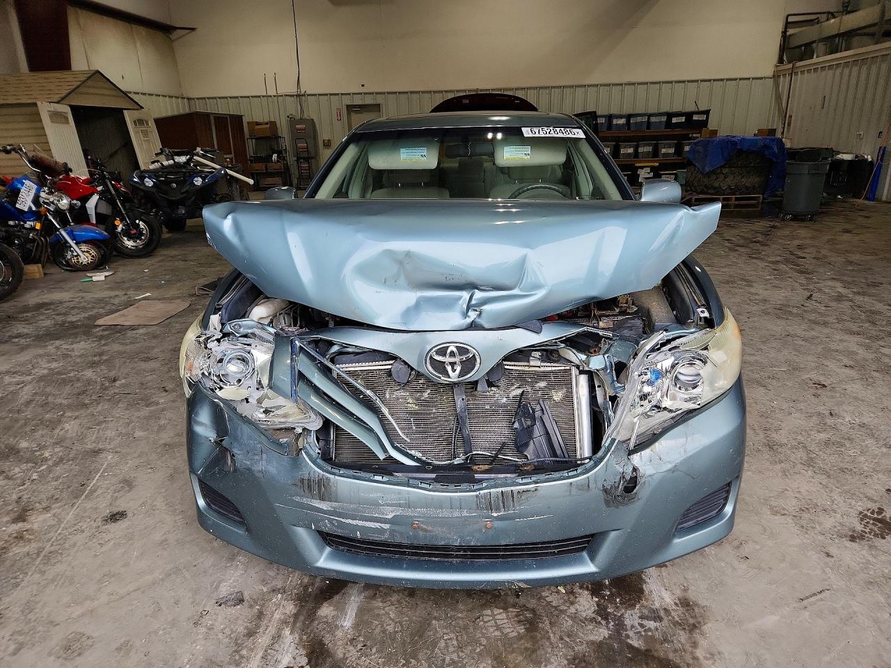 2011 Toyota Camry Le Turquoise vin: 4T1BF3EK4BU736014