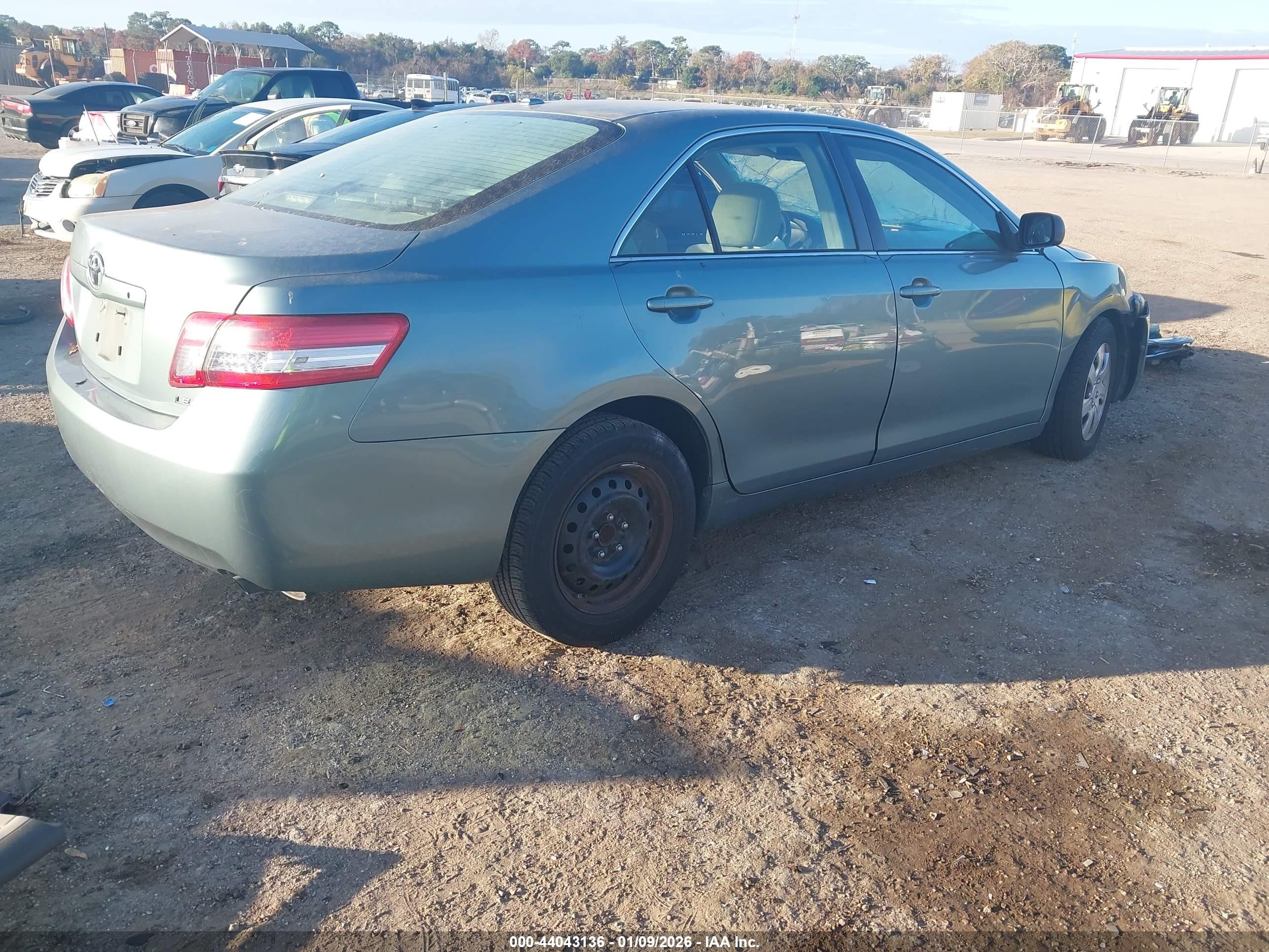 2011 Toyota Camry Le Light Blue vin: 4T1BF3EK4BU752472
