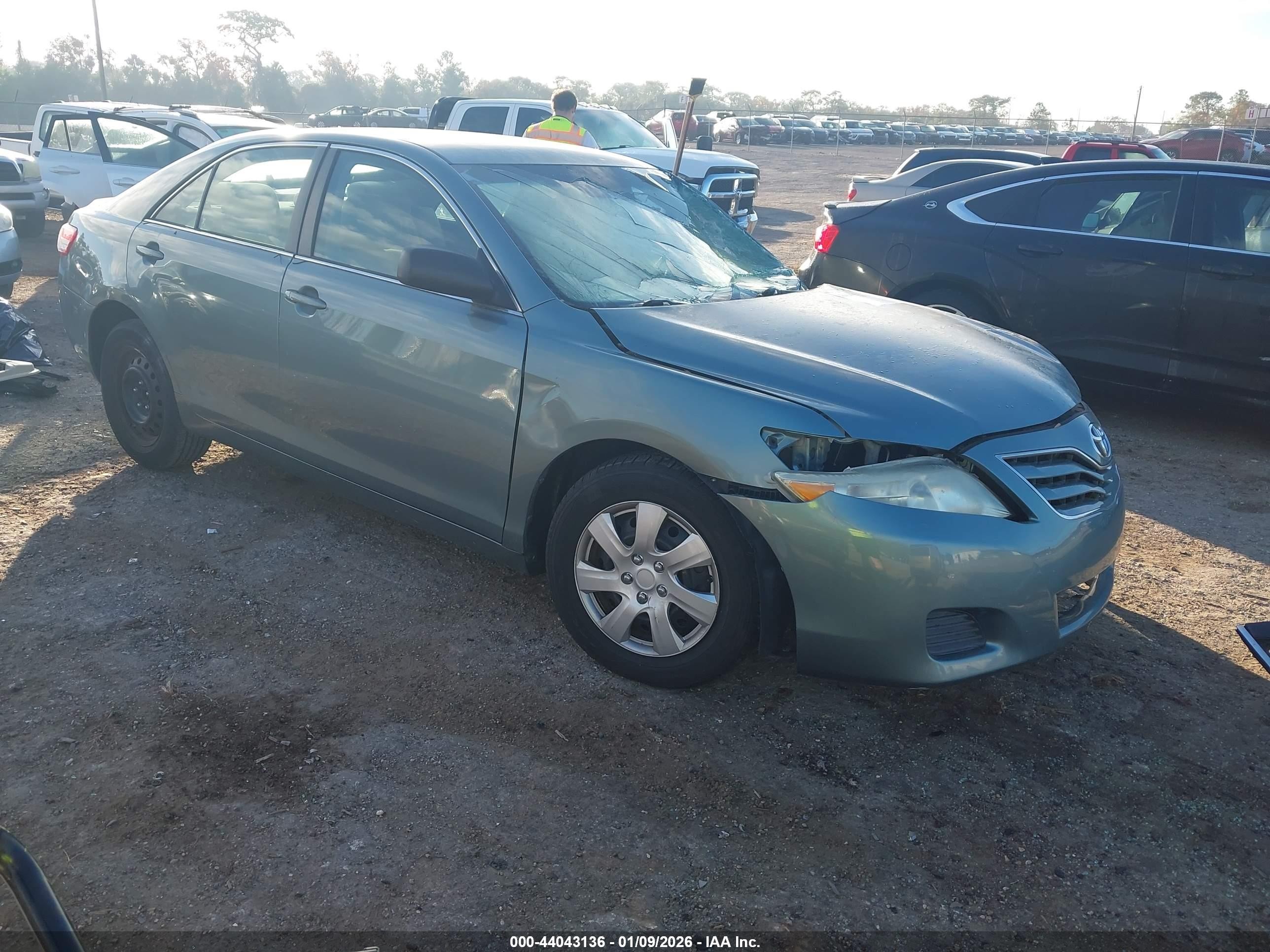 2011 Toyota Camry Le Light Blue vin: 4T1BF3EK4BU752472