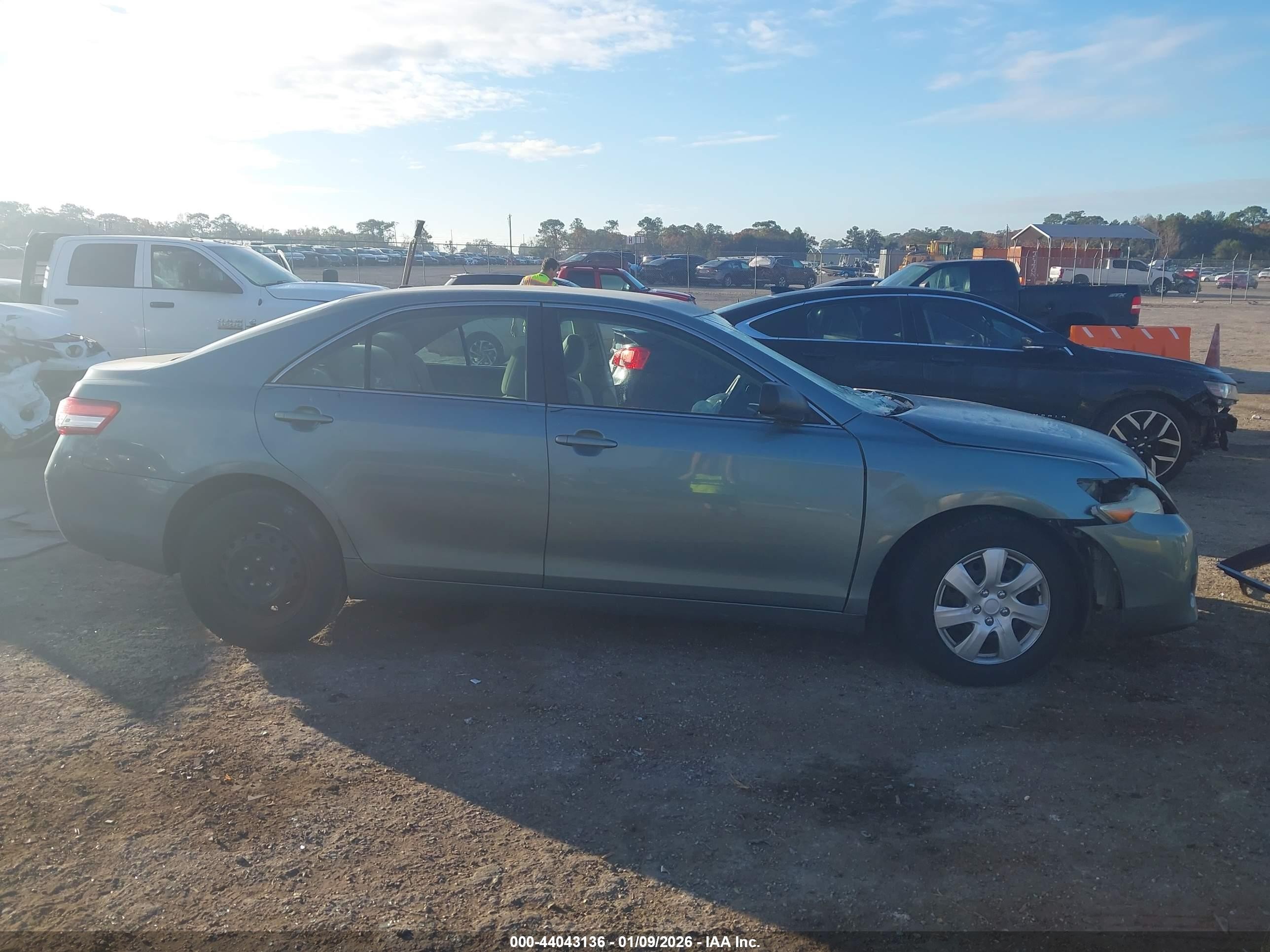 2011 Toyota Camry Le Light Blue vin: 4T1BF3EK4BU752472