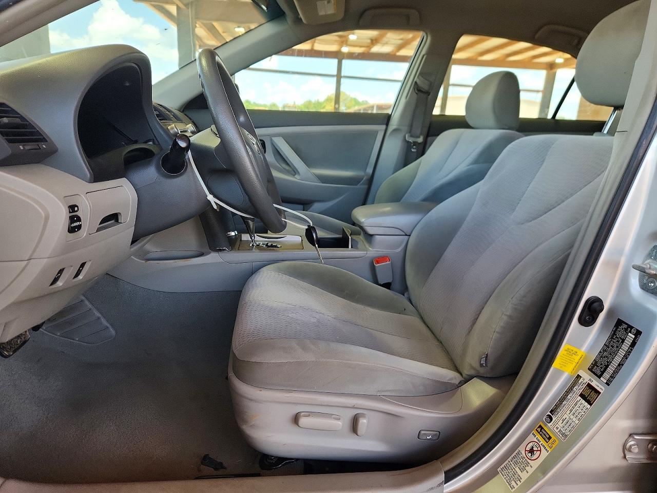 2011 Toyota Camry Le Silver vin: 4T1BF3EK4BU754044