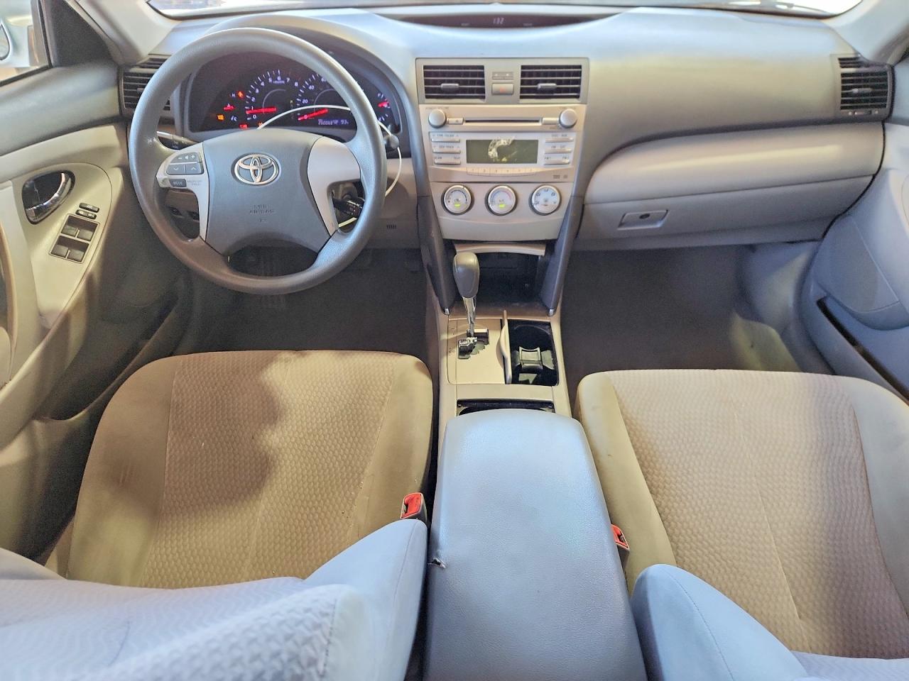2011 Toyota Camry Le Silver vin: 4T1BF3EK4BU754044
