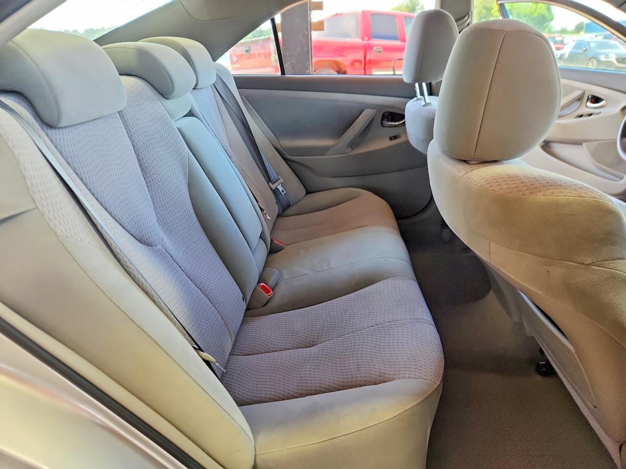 2011 Toyota Camry Le Silver vin: 4T1BF3EK4BU754044
