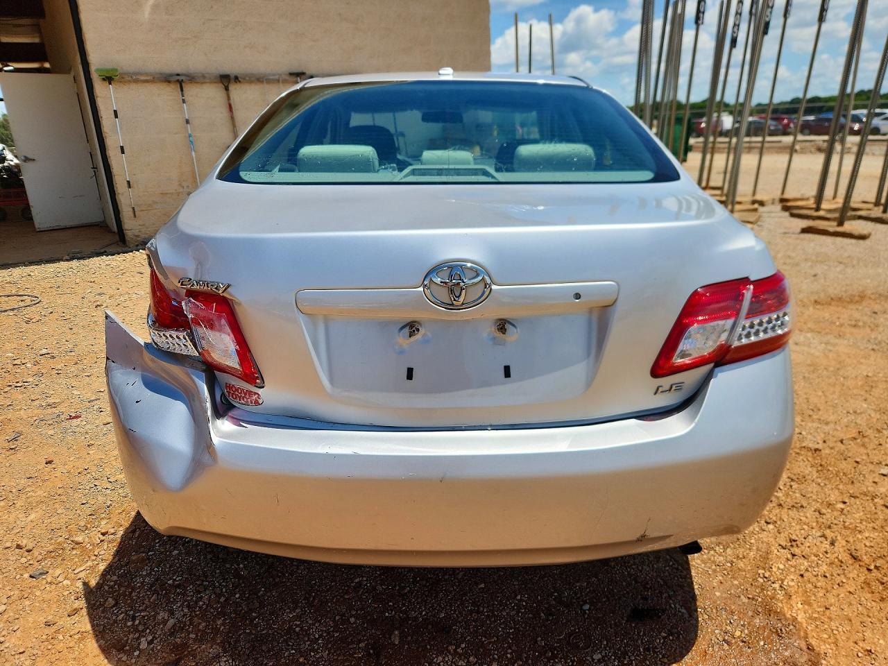 2011 Toyota Camry Le Silver vin: 4T1BF3EK4BU754044