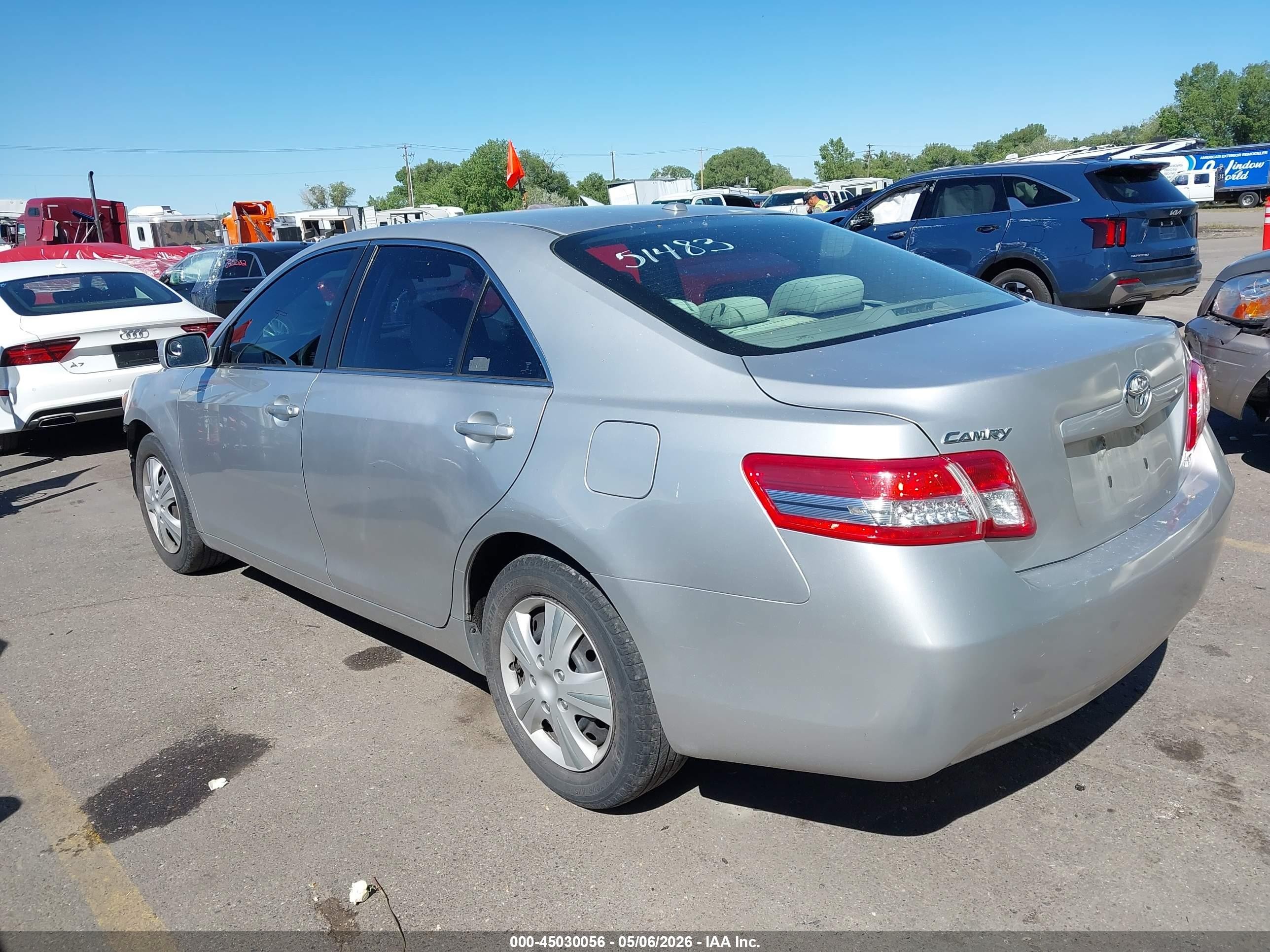 2011 Toyota Camry Le Silver vin: 4T1BF3EK4BU759812