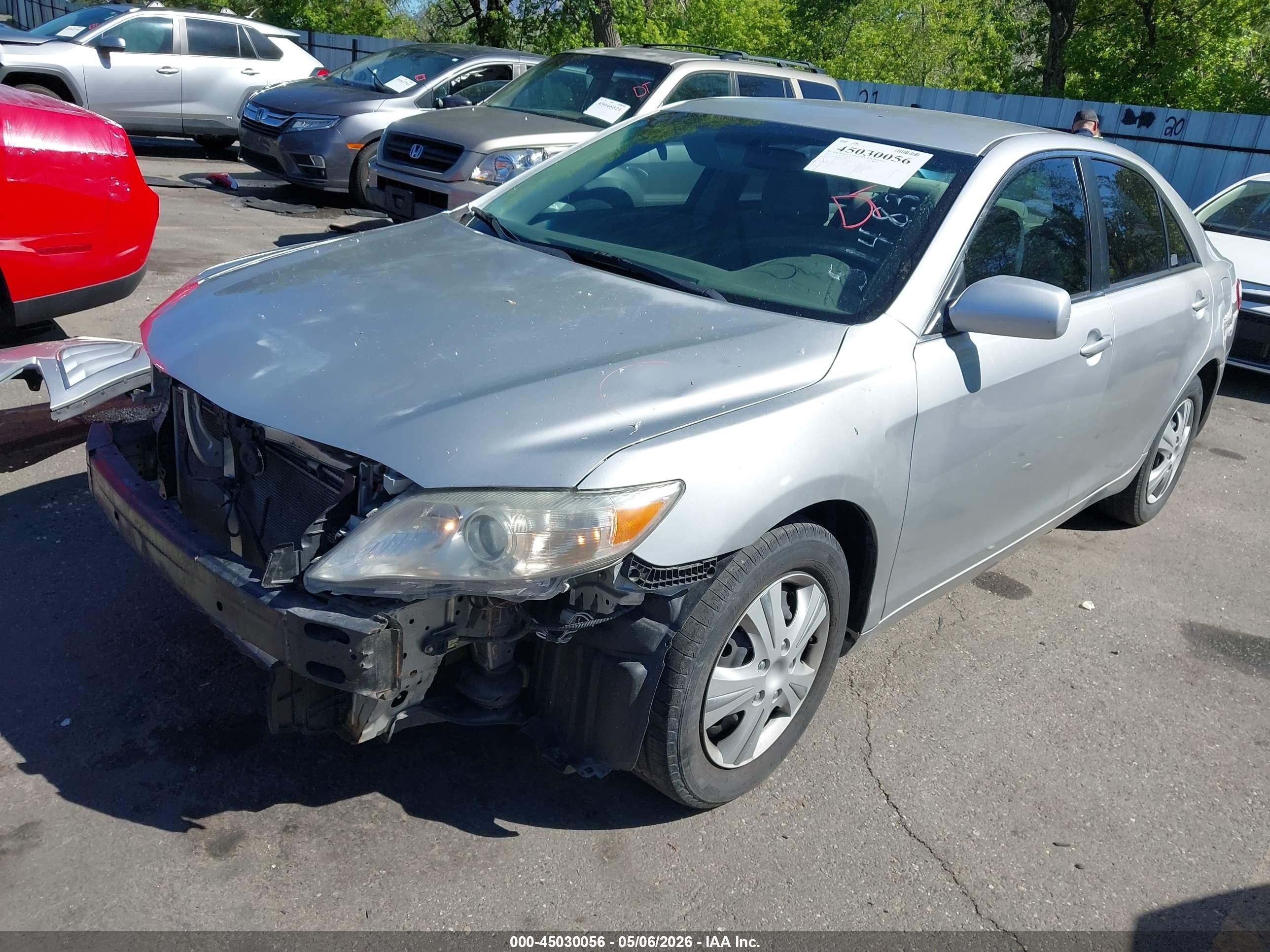 2011 Toyota Camry Le Silver vin: 4T1BF3EK4BU759812