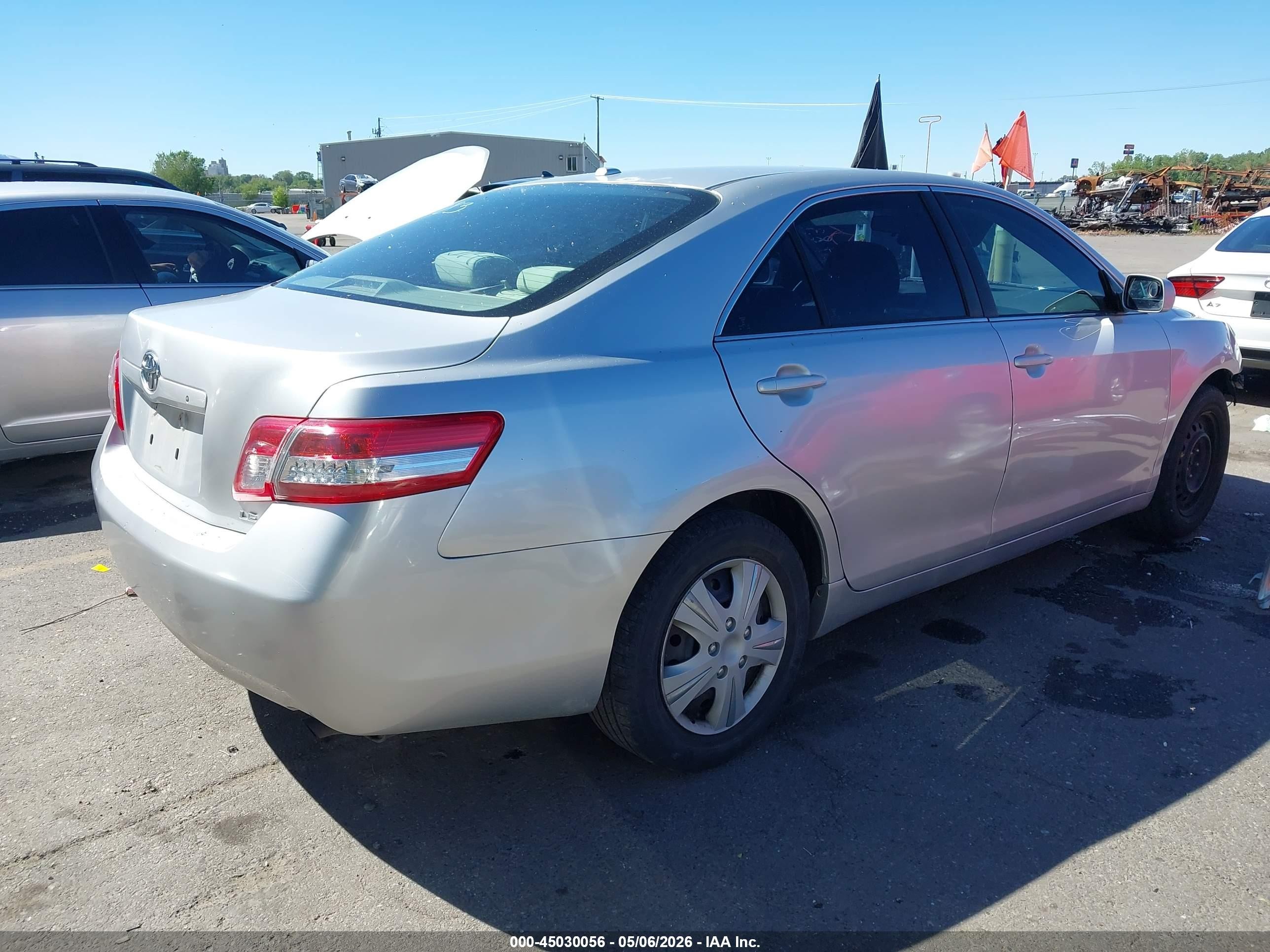 2011 Toyota Camry Le Silver vin: 4T1BF3EK4BU759812