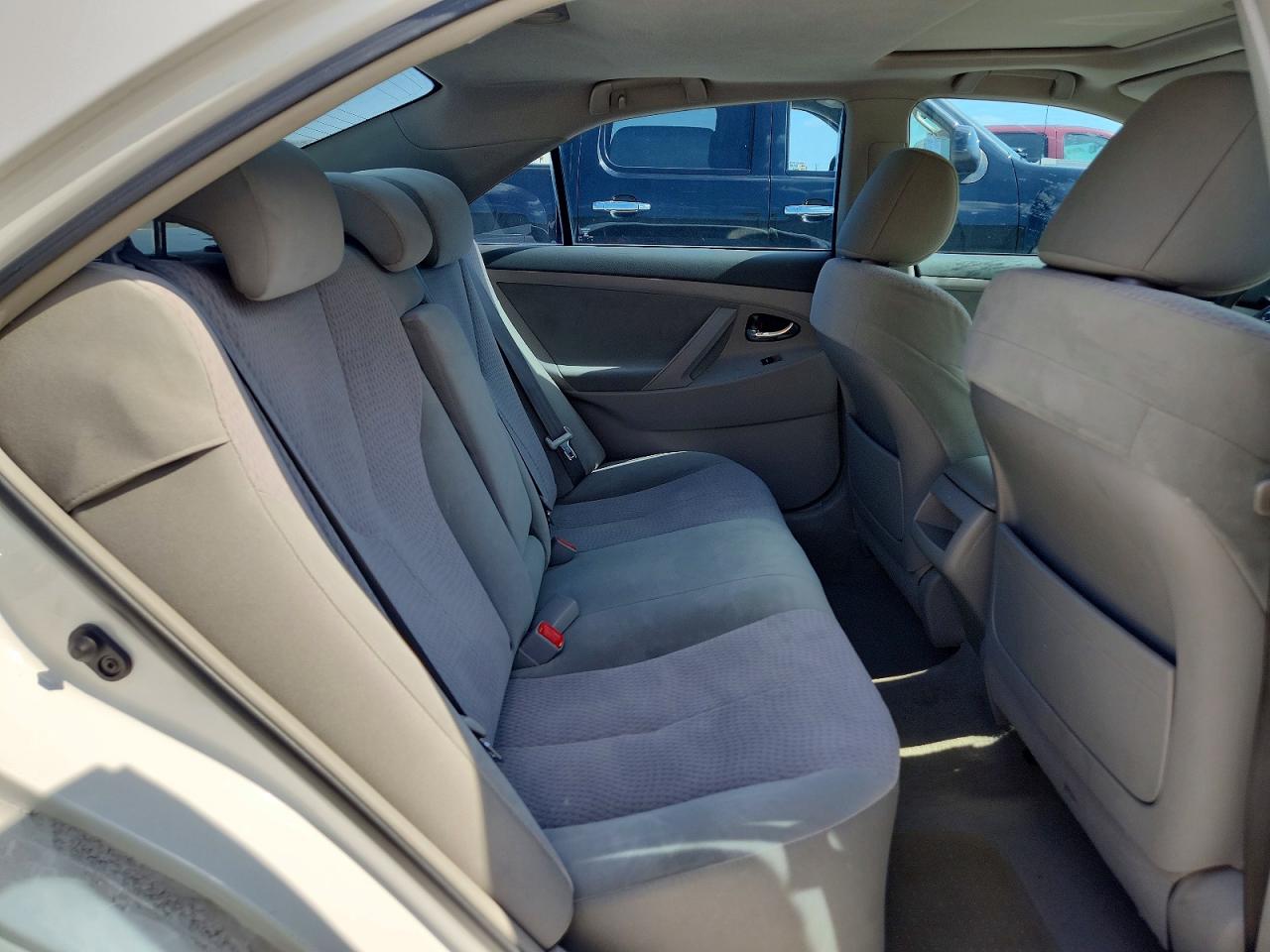 2011 Toyota Camry Le White vin: 4T1BF3EK4BU762967