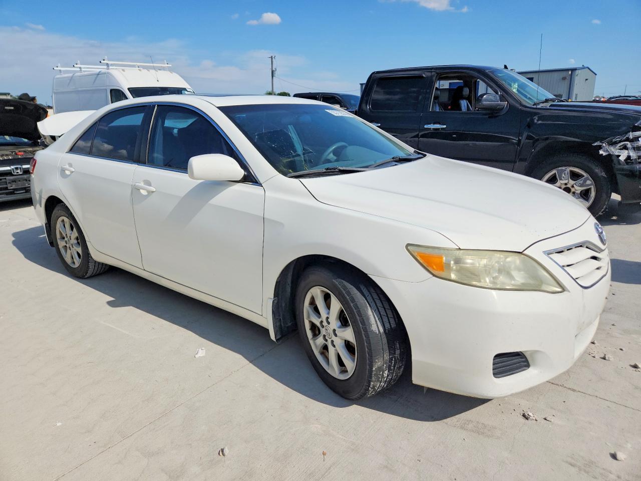 2011 Toyota Camry Le White vin: 4T1BF3EK4BU762967