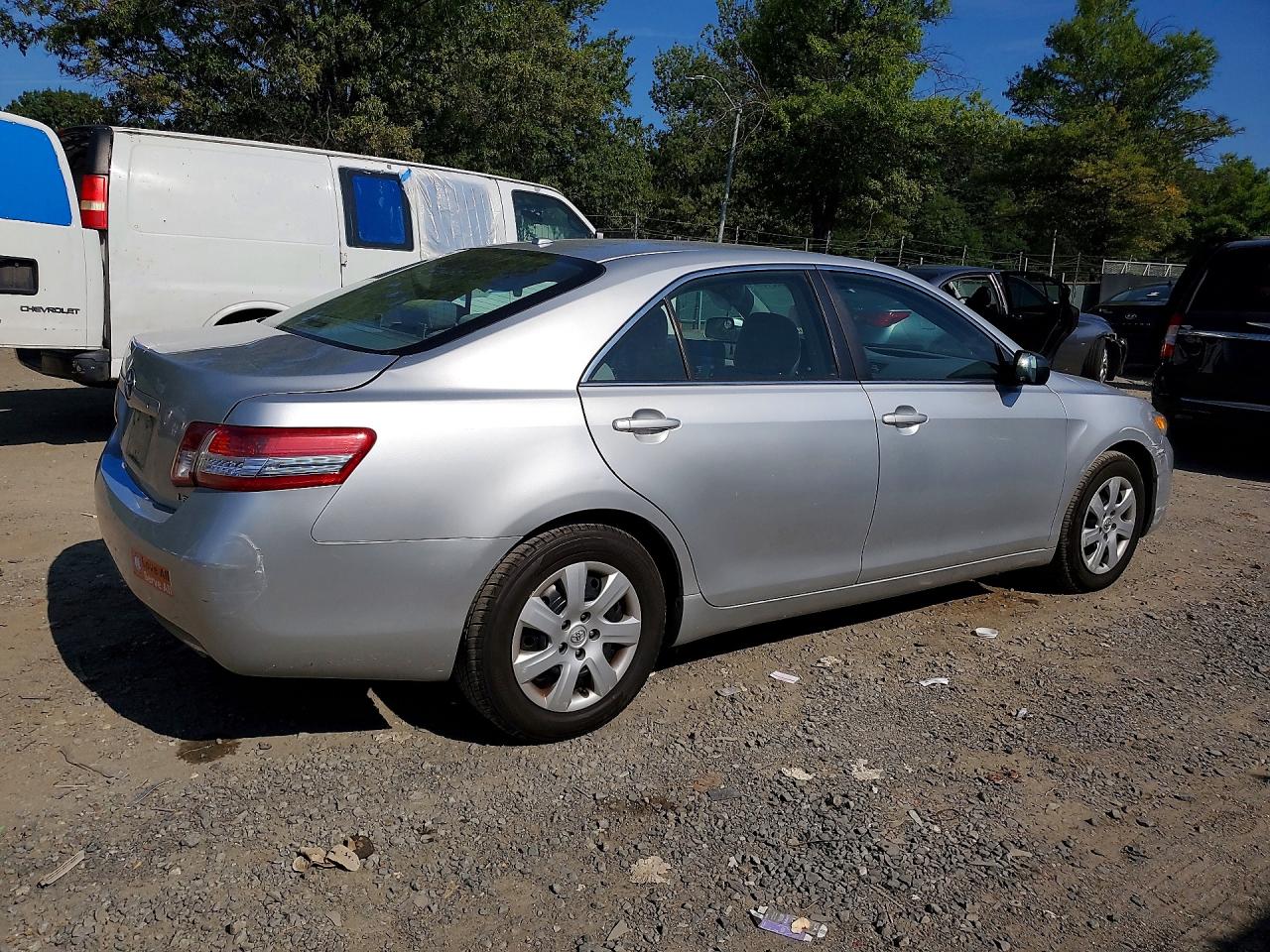 2011 Toyota Camry Le Silver vin: 4T1BF3EK4BU763763