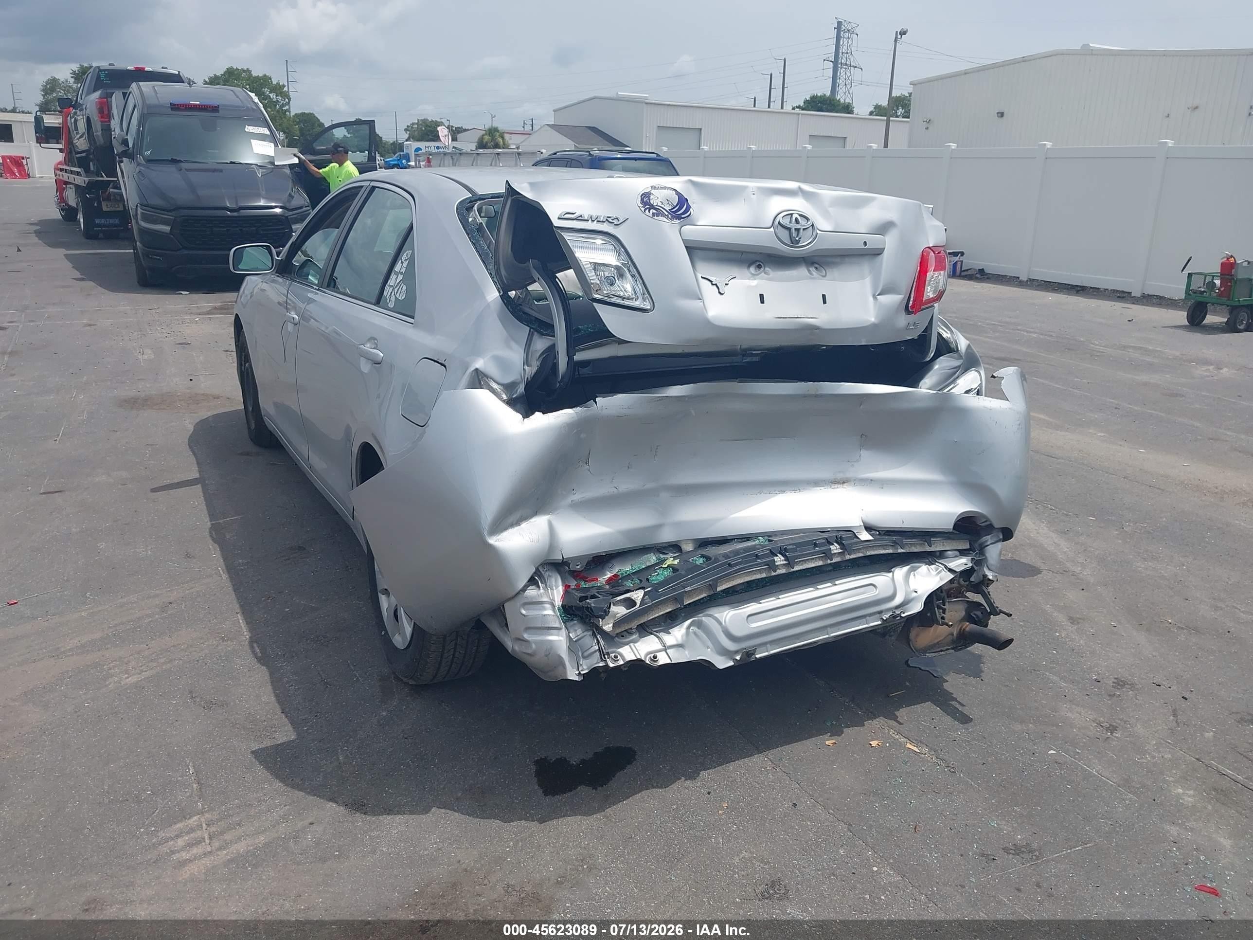 2011 Toyota Camry Le Silver vin: 4T1BF3EK4BU776187
