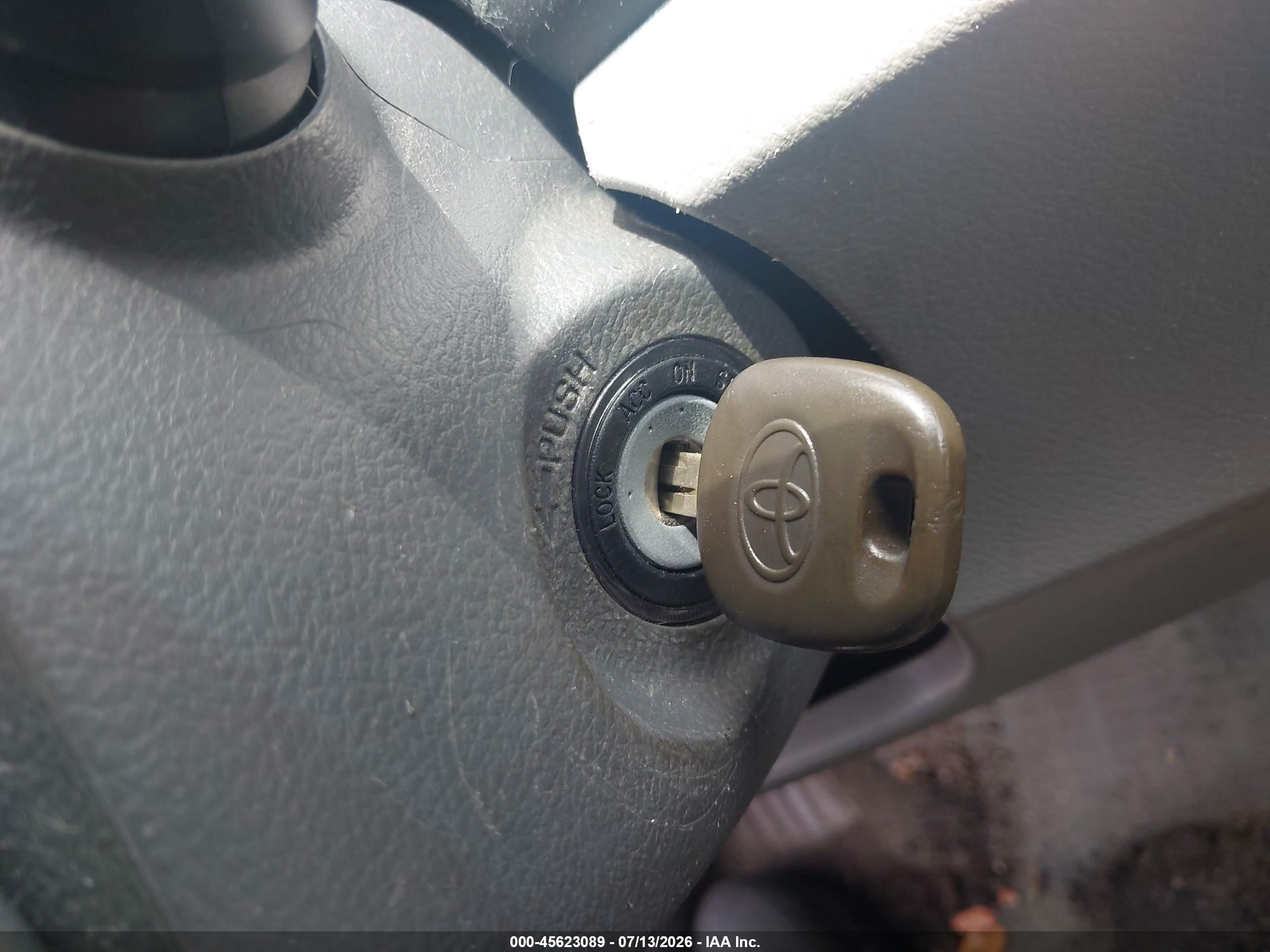 2011 Toyota Camry Le Silver vin: 4T1BF3EK4BU776187