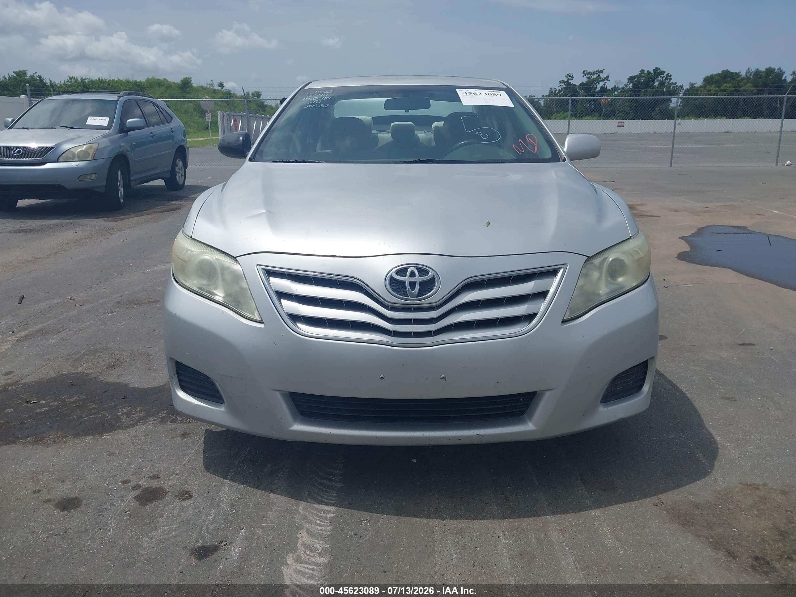 2011 Toyota Camry Le Silver vin: 4T1BF3EK4BU776187