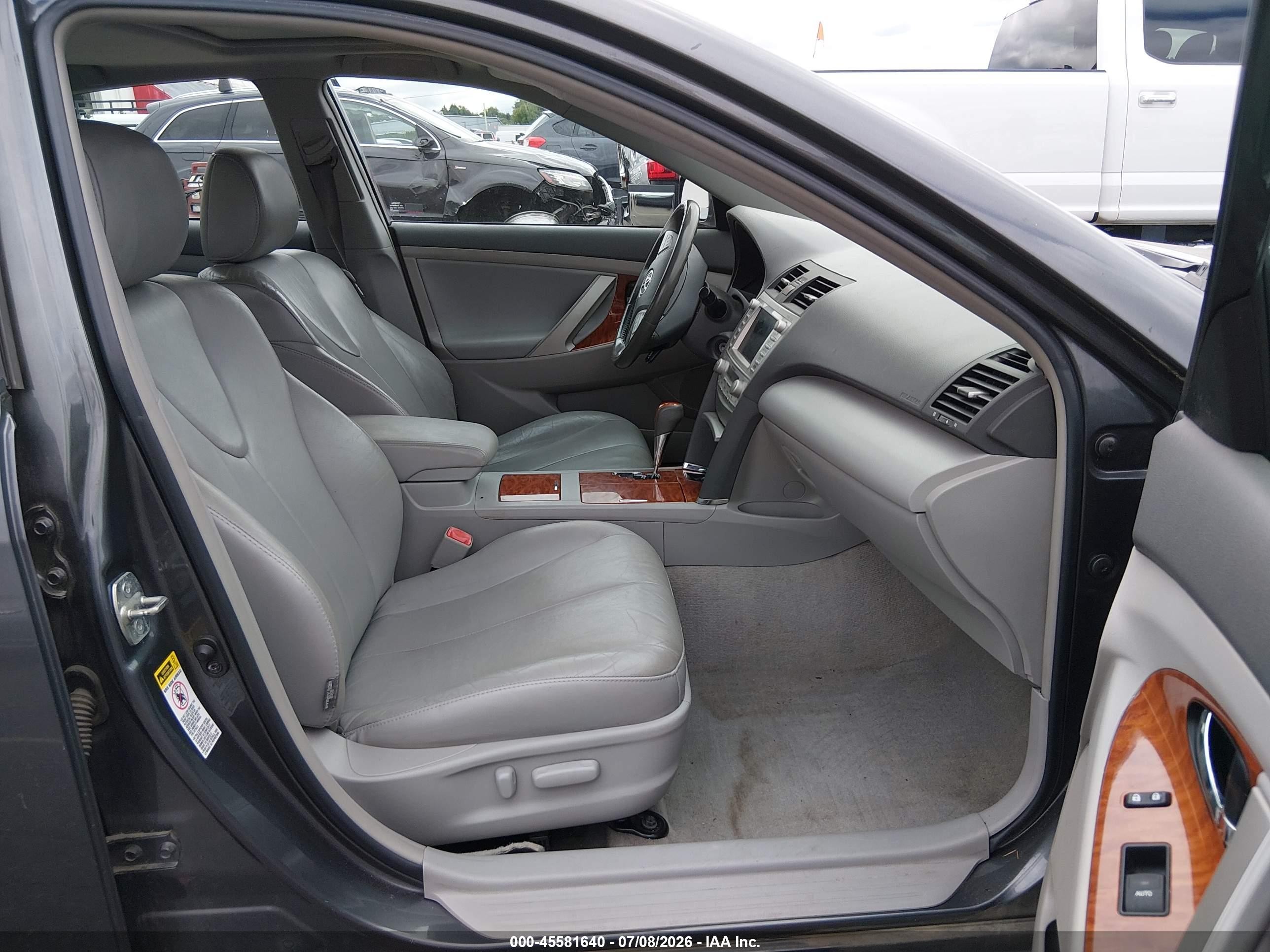 2010 Toyota Camry Xle Серый vin: 4T1BF3EK5AU004604
