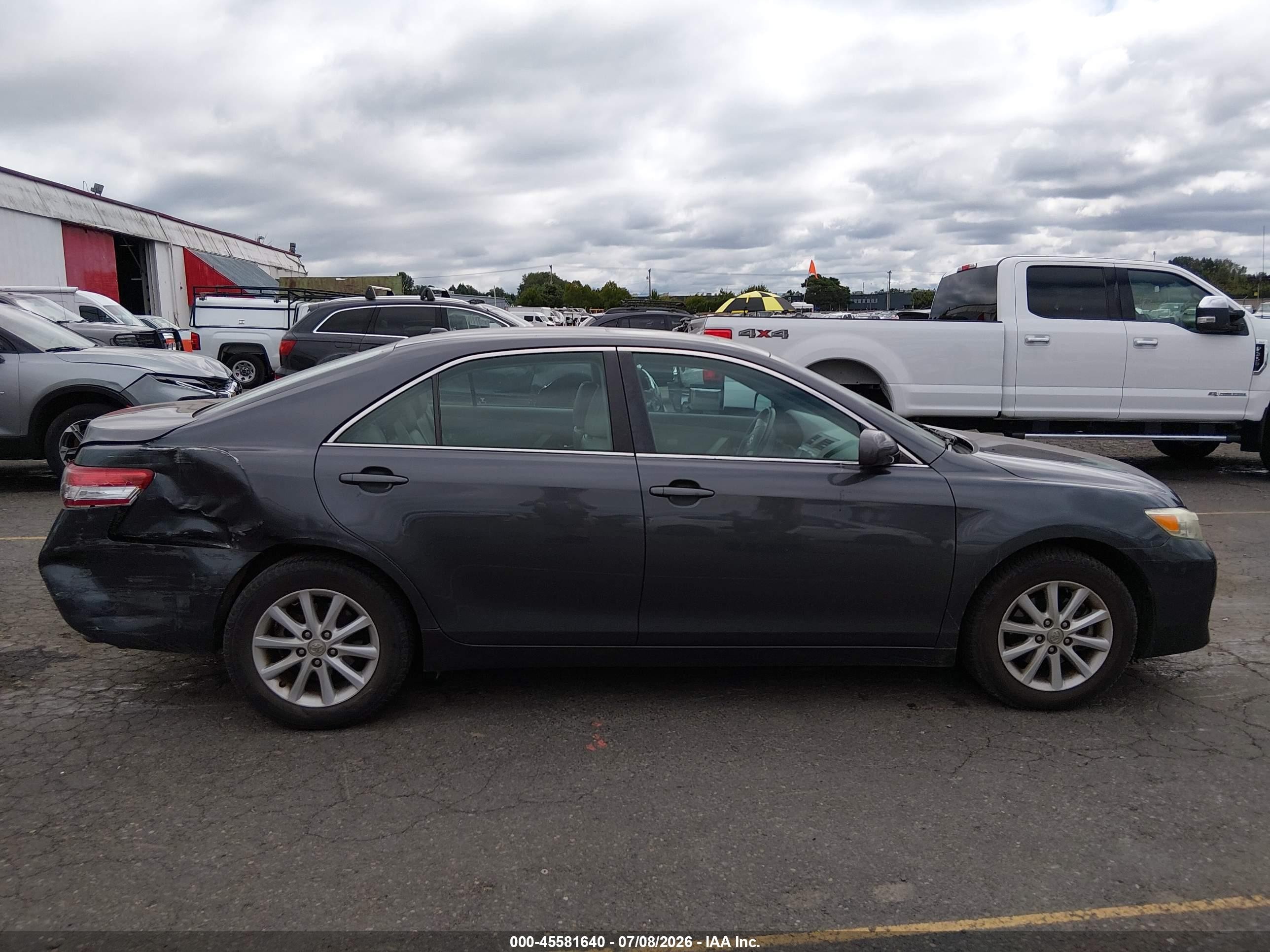 2010 Toyota Camry Xle Серый vin: 4T1BF3EK5AU004604