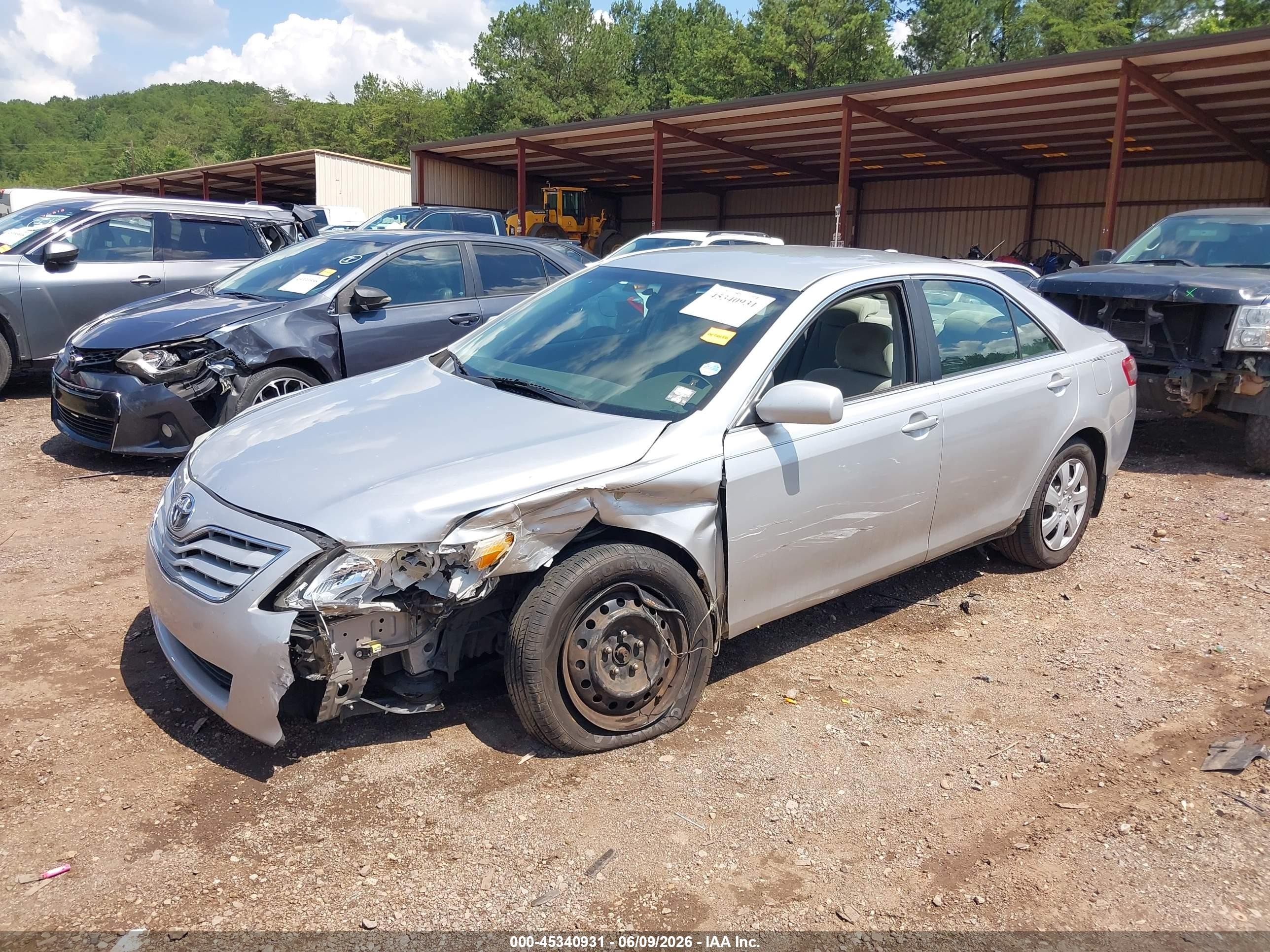 2010 Toyota Camry Le Silver vin: 4T1BF3EK5AU005767