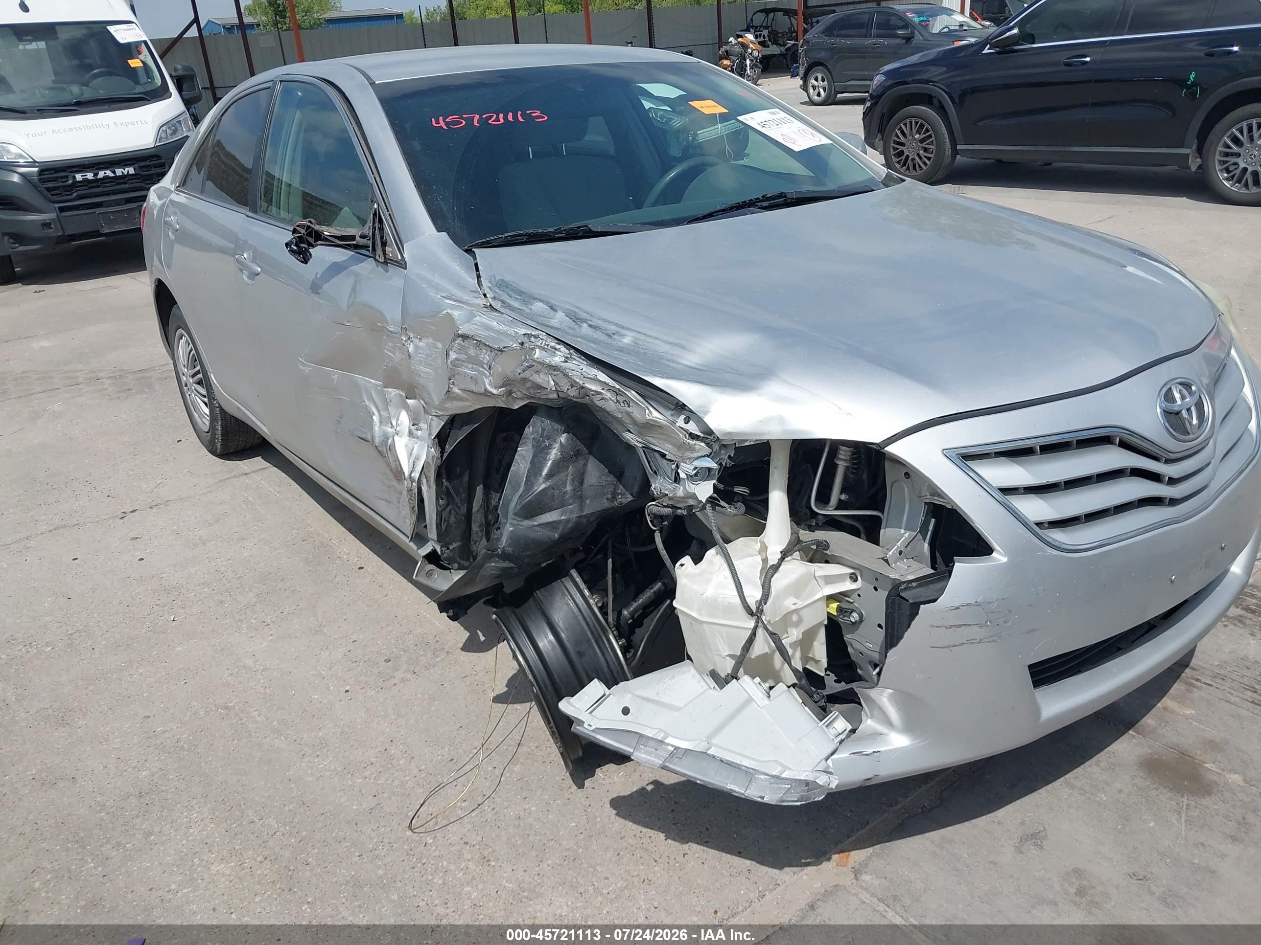 2010 Toyota Camry Le Silver vin: 4T1BF3EK5AU008930