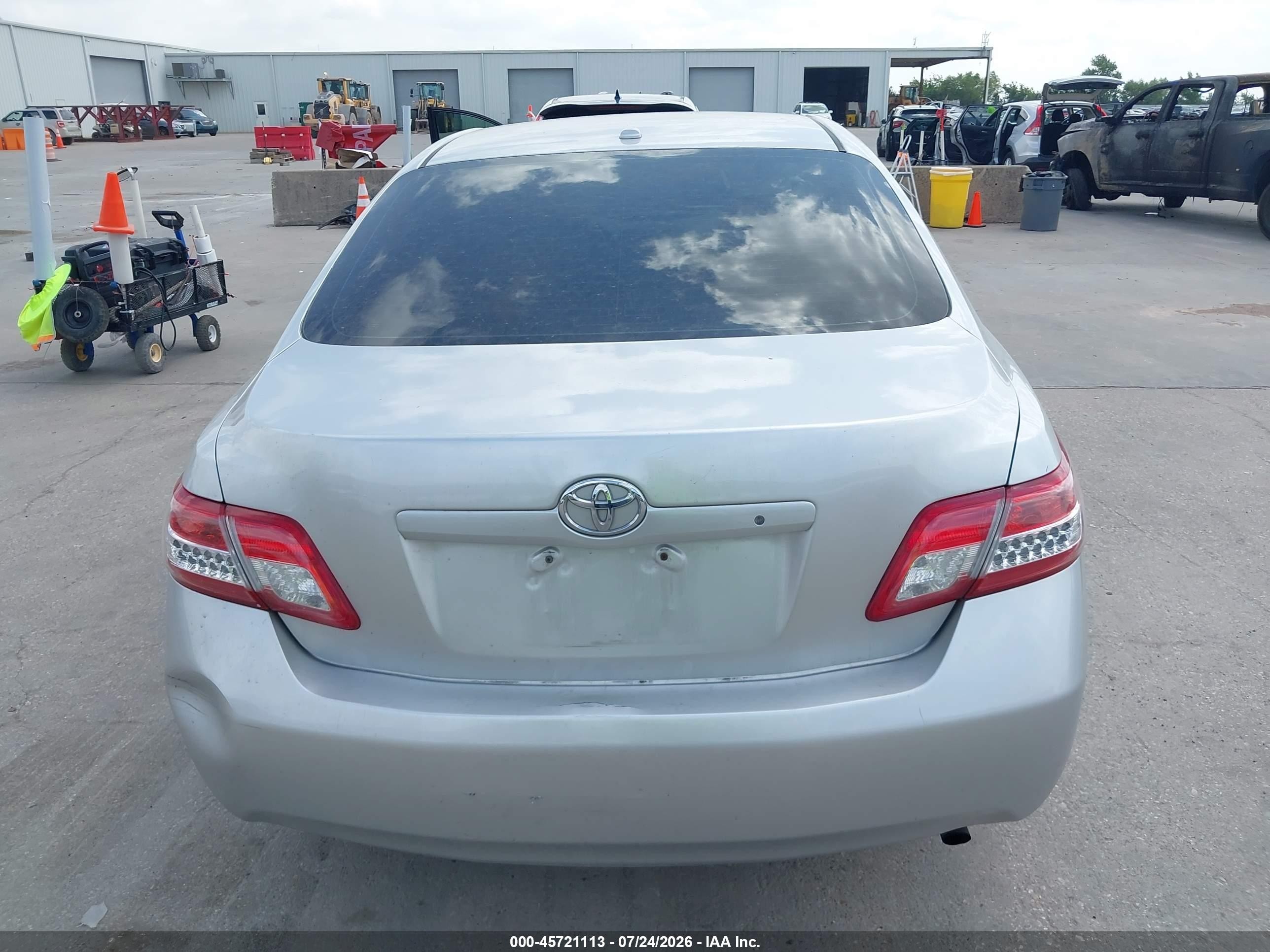 2010 Toyota Camry Le Silver vin: 4T1BF3EK5AU008930