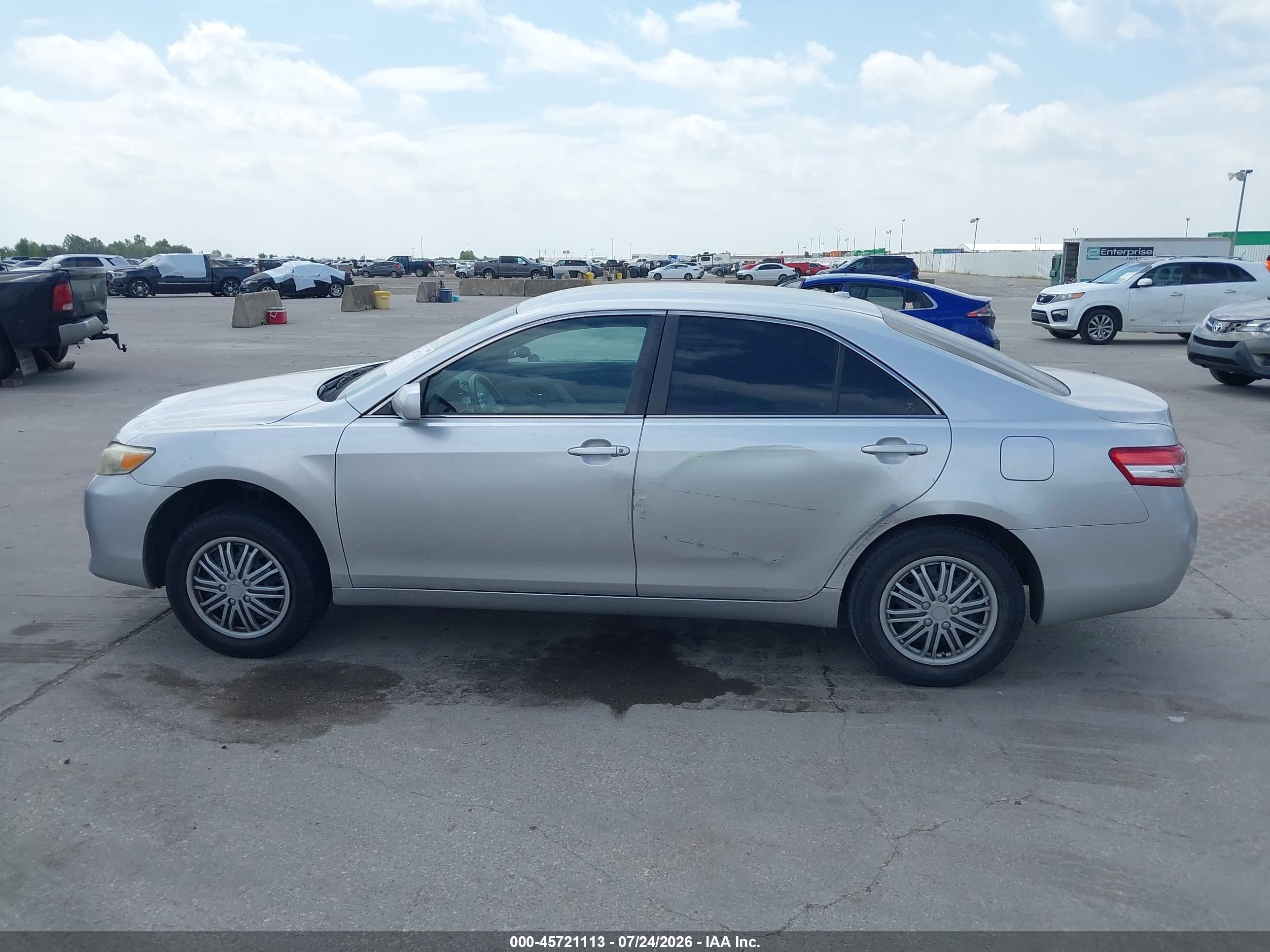 2010 Toyota Camry Le Silver vin: 4T1BF3EK5AU008930