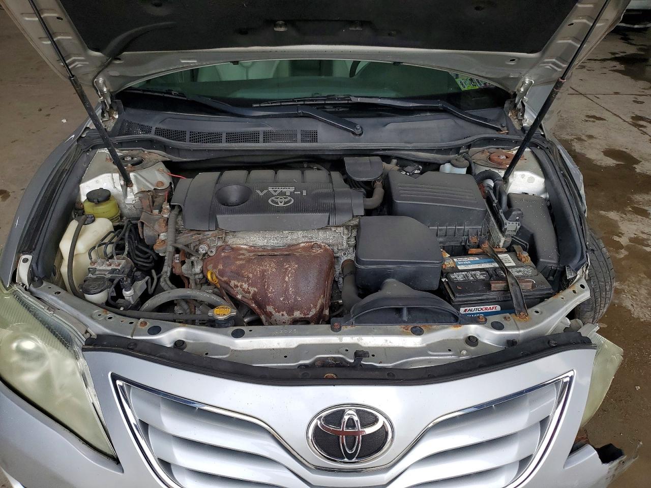 2010 Toyota Camry Le Silver vin: 4T1BF3EK5AU016672