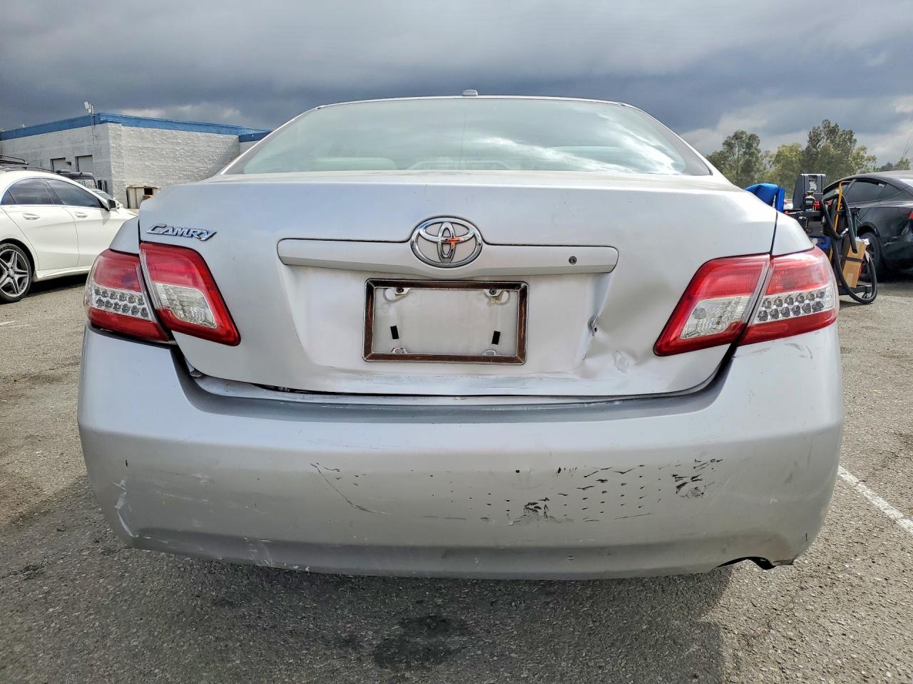 2010 Toyota Camry Base Silver vin: 4T1BF3EK5AU033410