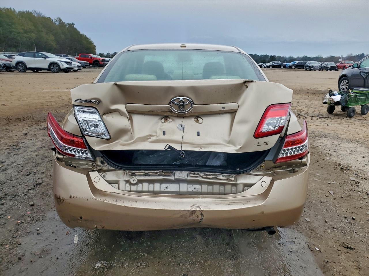 2010 Toyota Camry Le Золотой vin: 4T1BF3EK5AU036825