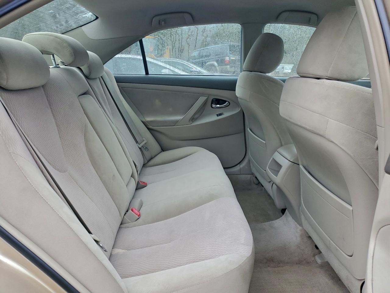 2010 Toyota Camry Le Золотой vin: 4T1BF3EK5AU036825