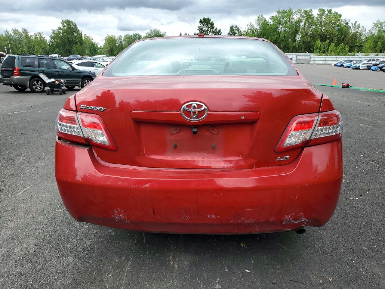 2010 Toyota Camry Le Red vin: 4T1BF3EK5AU046352