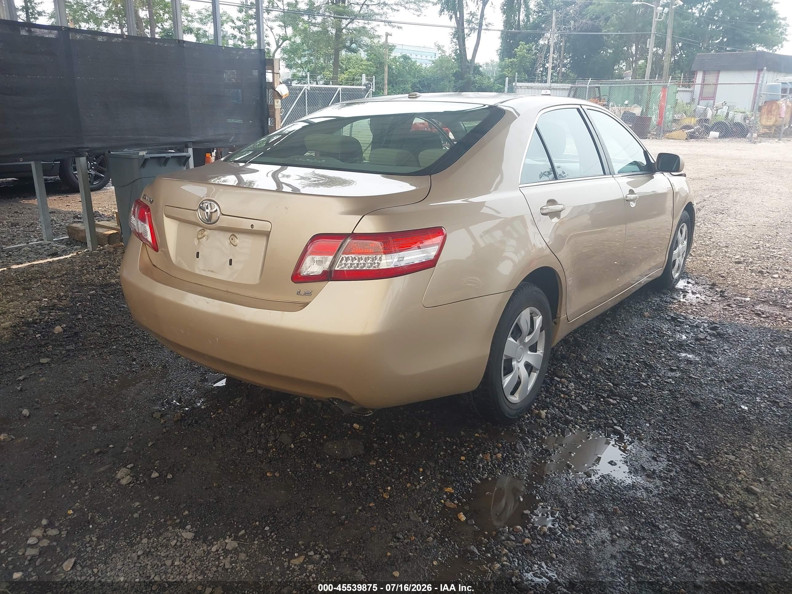 2010 Toyota Camry Le Золотой vin: 4T1BF3EK5AU048814