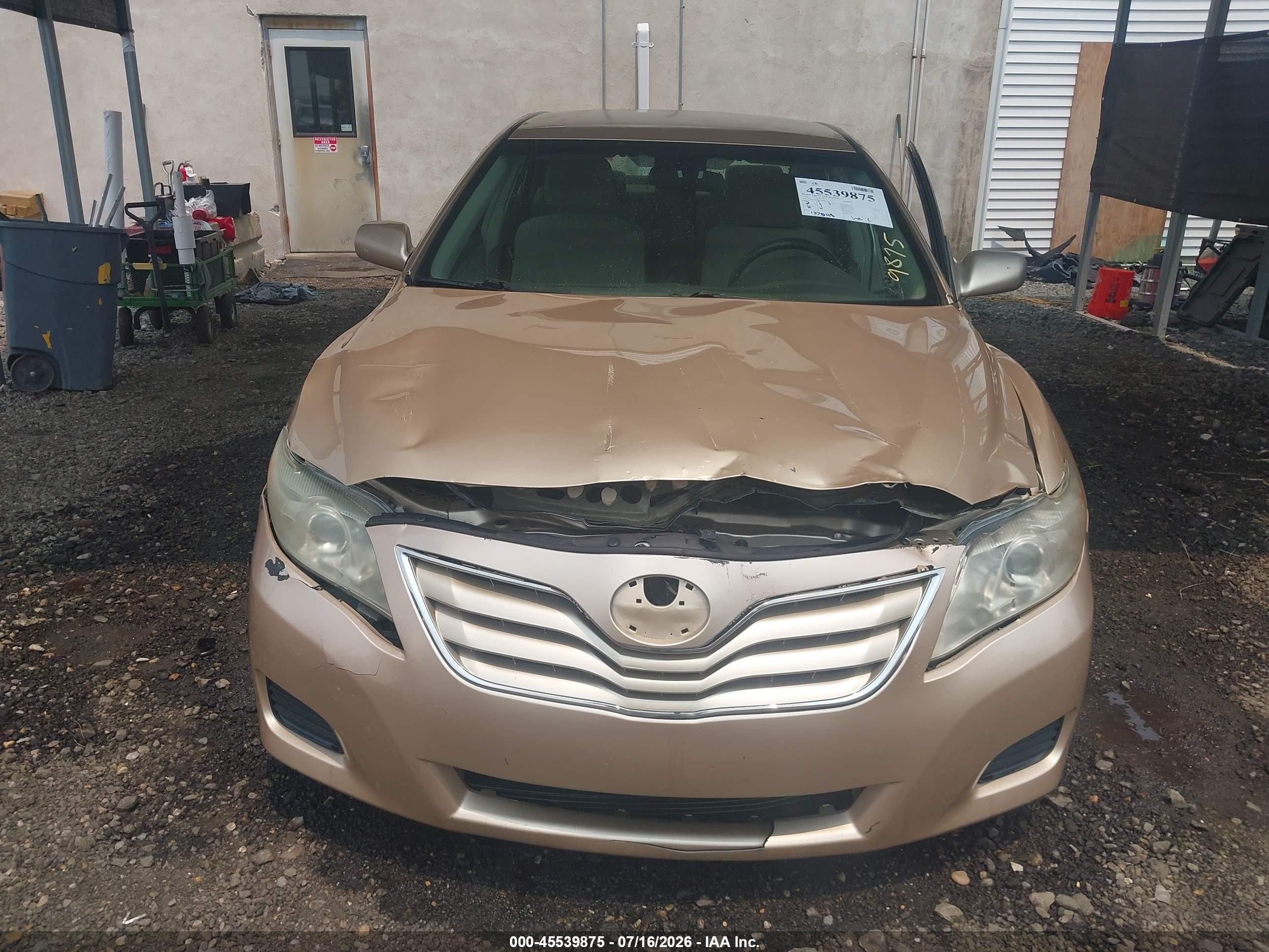 2010 Toyota Camry Le Золотой vin: 4T1BF3EK5AU048814