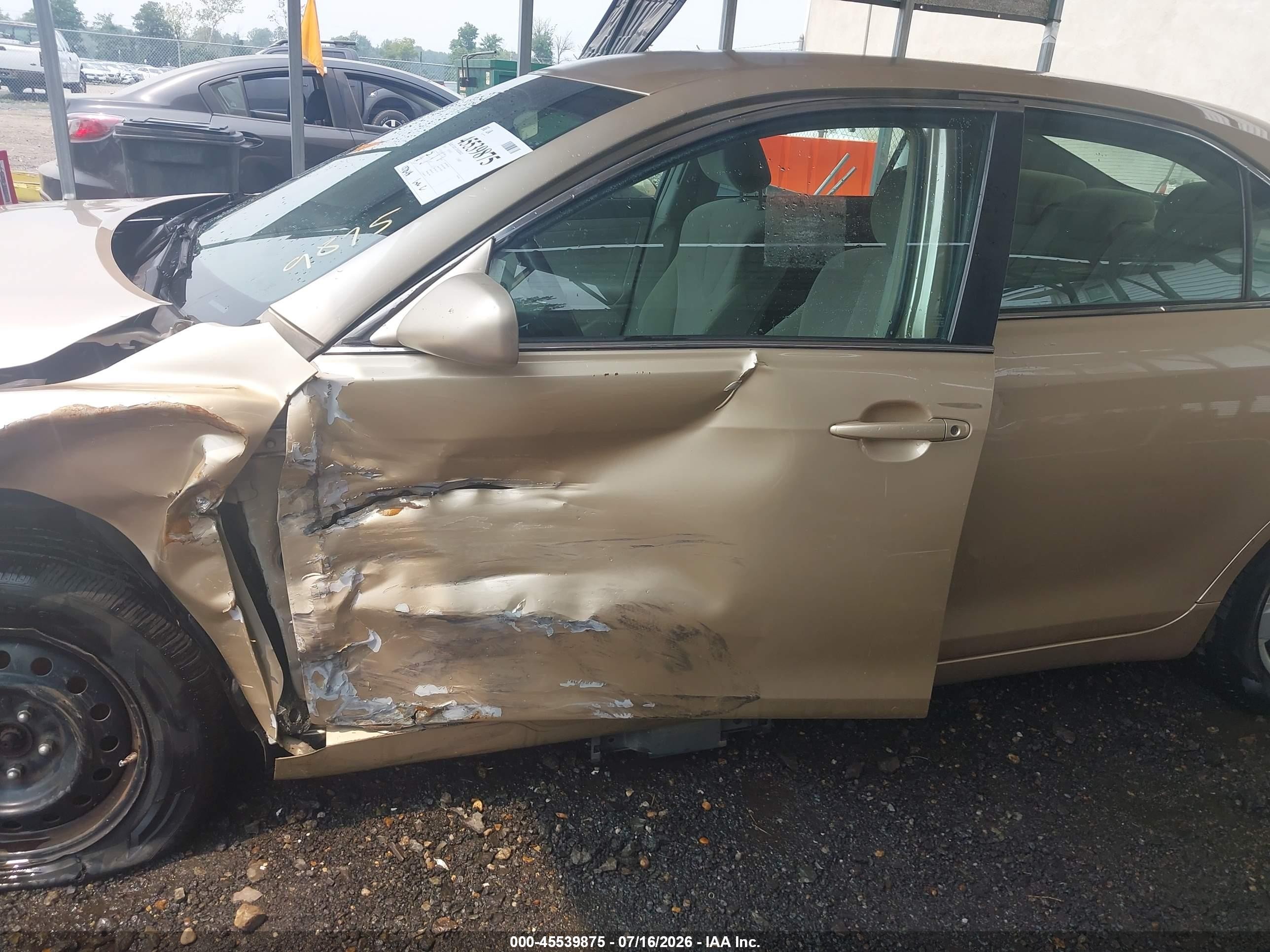 2010 Toyota Camry Le Золотой vin: 4T1BF3EK5AU048814