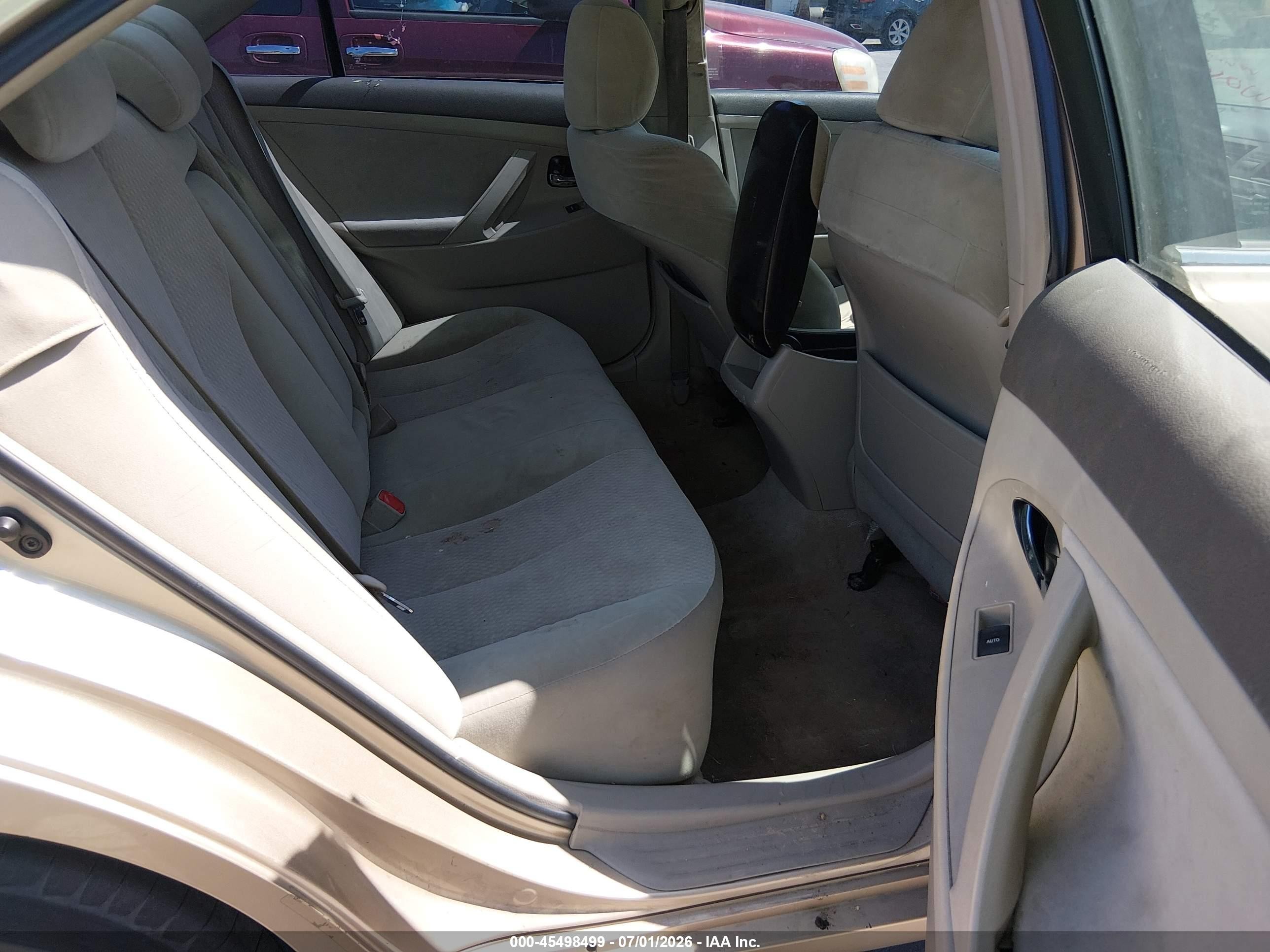 2010 Toyota Camry Le Gold vin: 4T1BF3EK5AU087368
