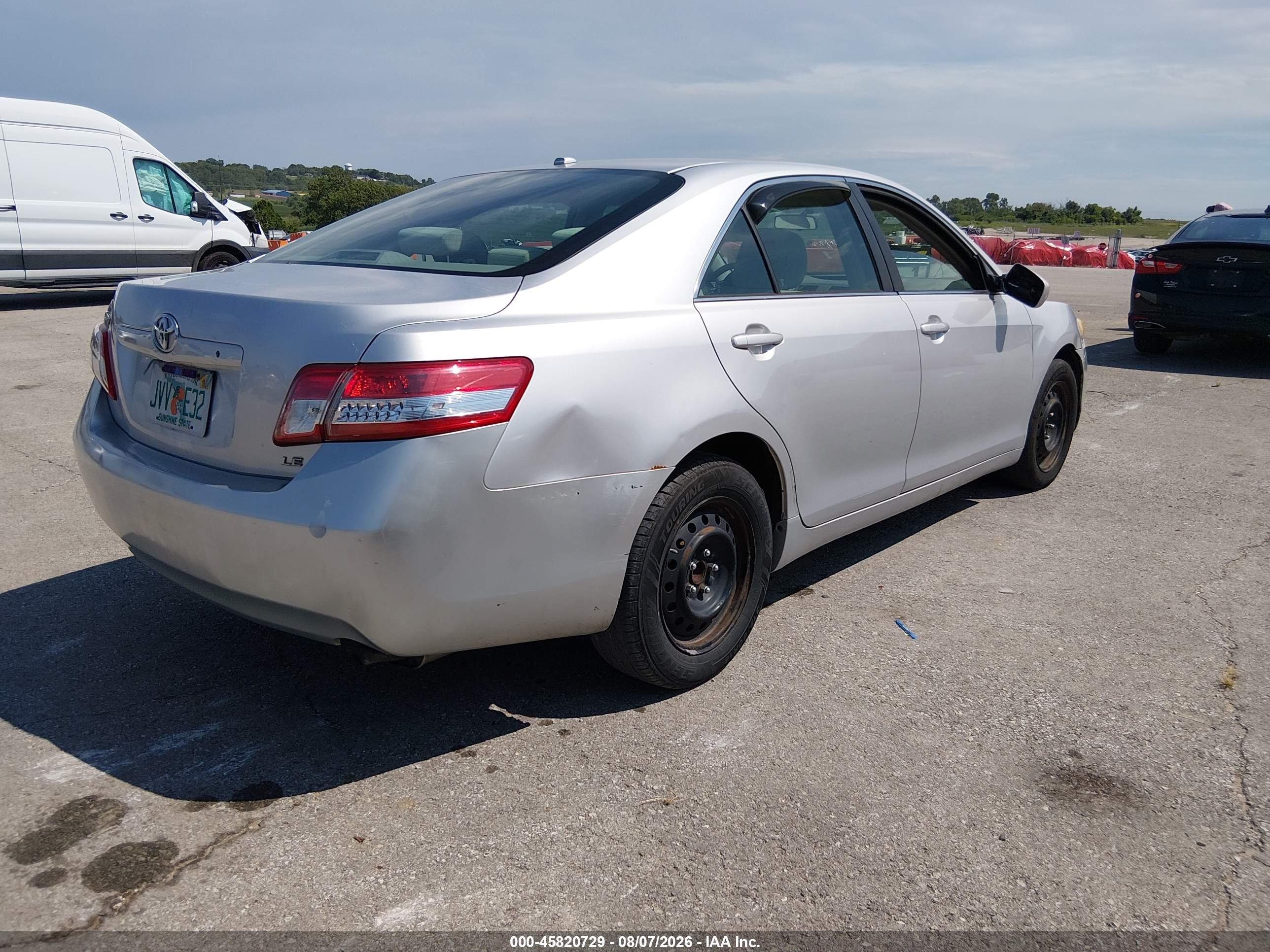 2010 Toyota Camry Le Silver vin: 4T1BF3EK5AU097611