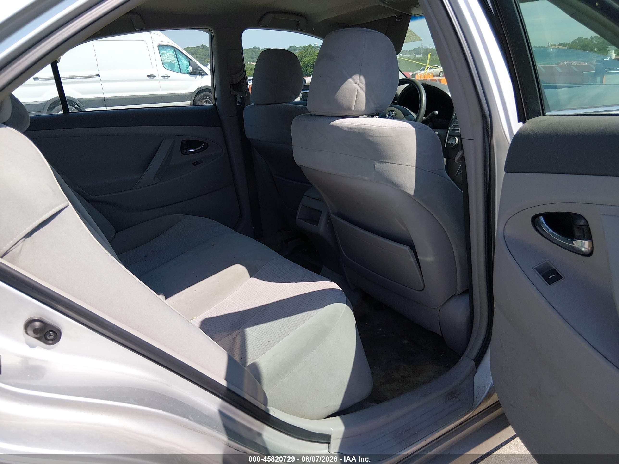 2010 Toyota Camry Le Silver vin: 4T1BF3EK5AU097611