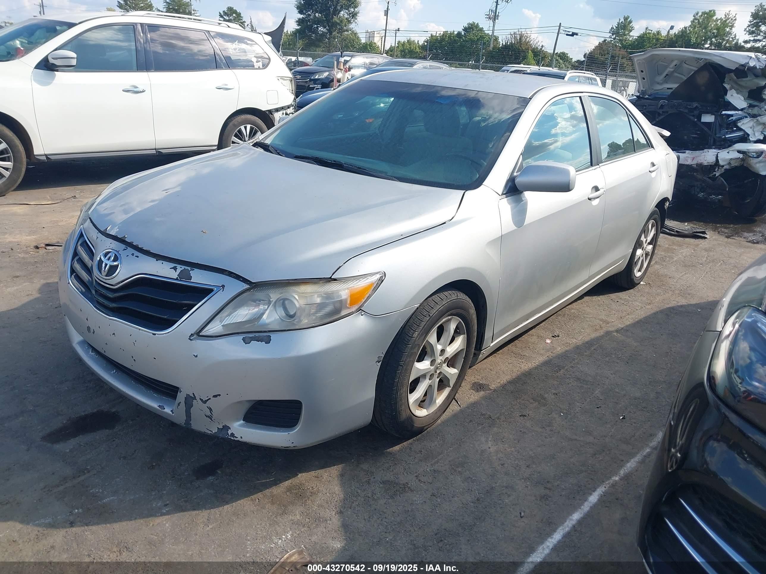 2010 Toyota Camry Le Silver vin: 4T1BF3EK5AU101415