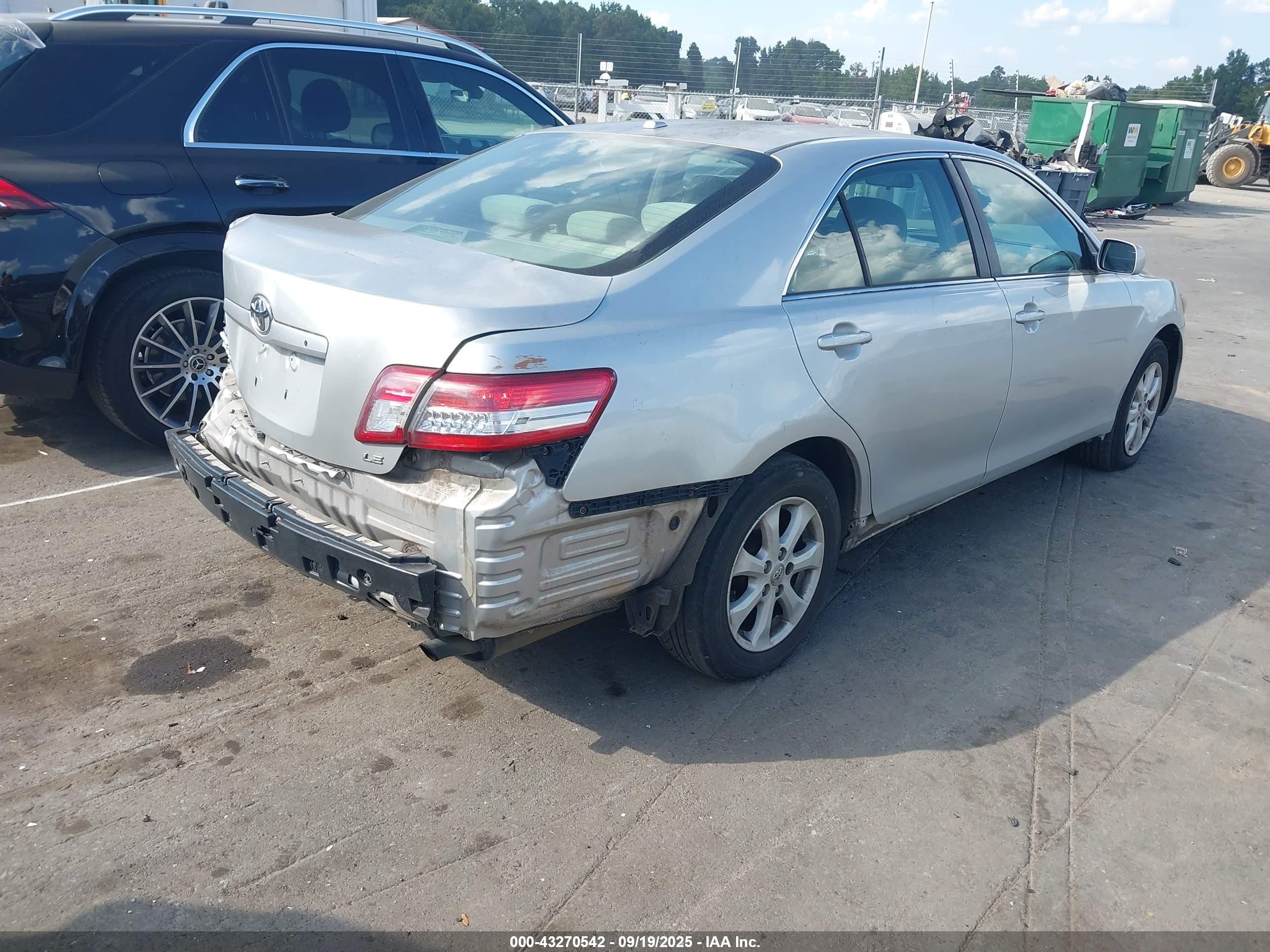 2010 Toyota Camry Le Silver vin: 4T1BF3EK5AU101415