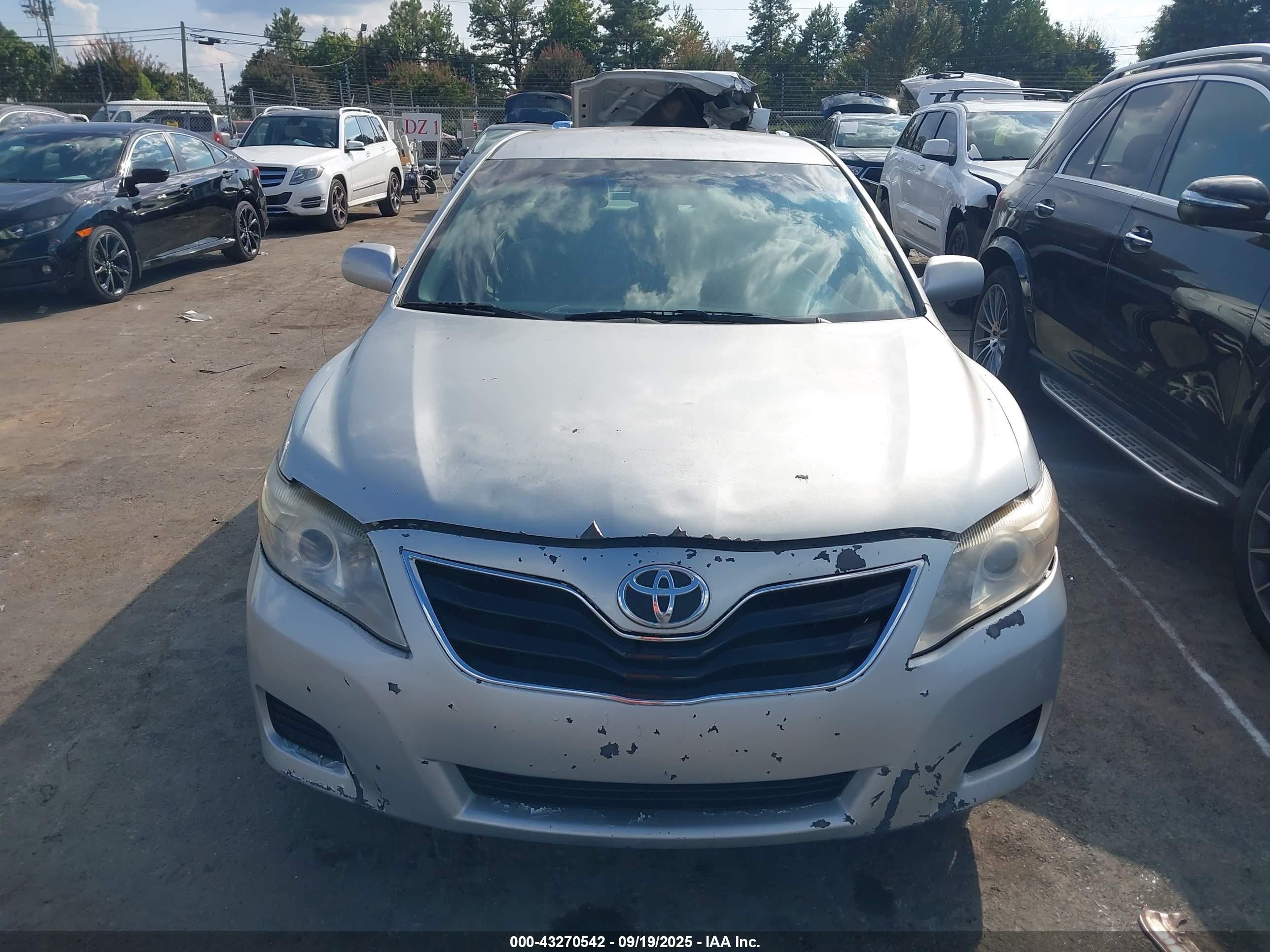 2010 Toyota Camry Le Silver vin: 4T1BF3EK5AU101415