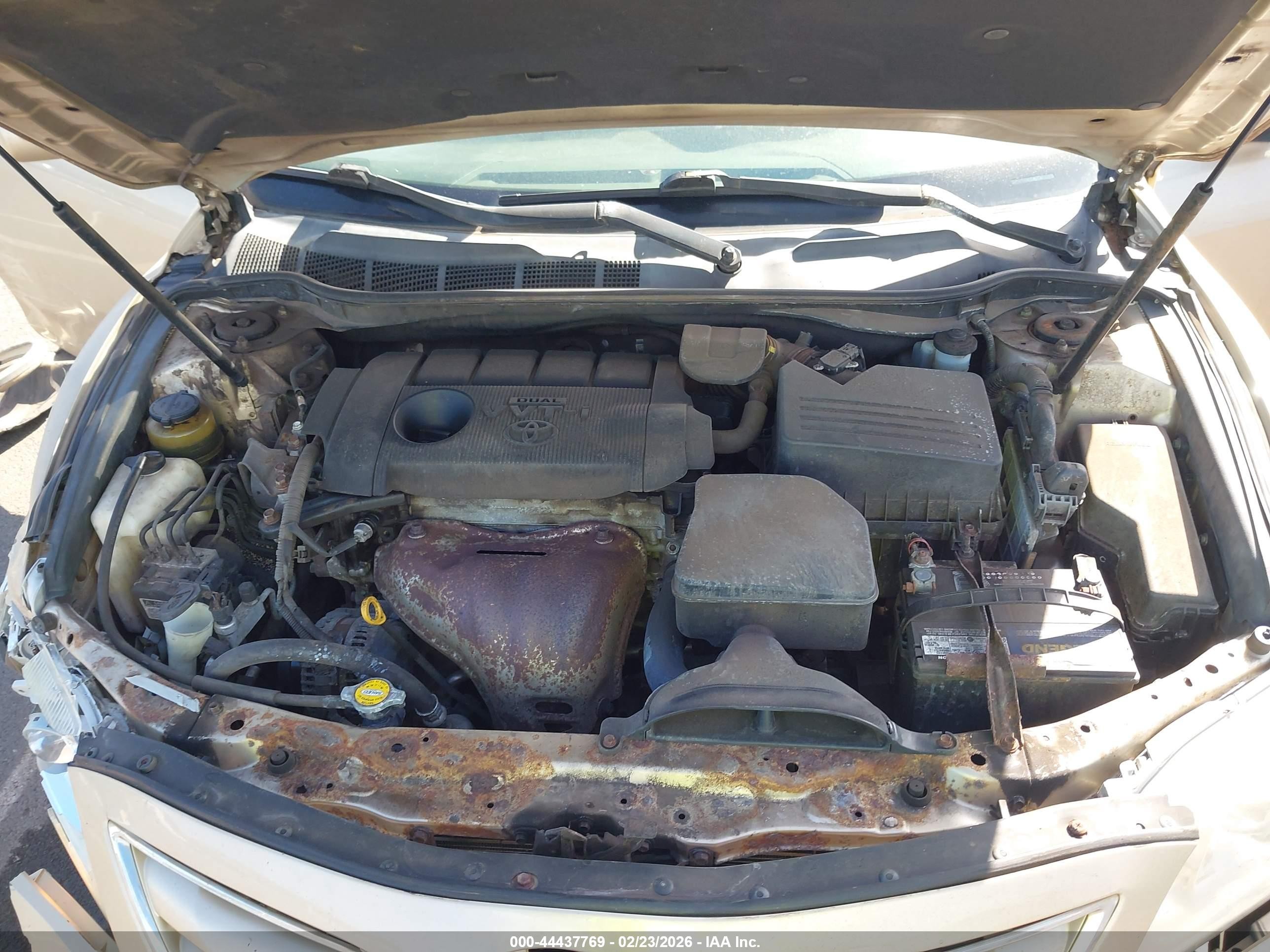 2010 Toyota Camry Le Brown vin: 4T1BF3EK5AU102192