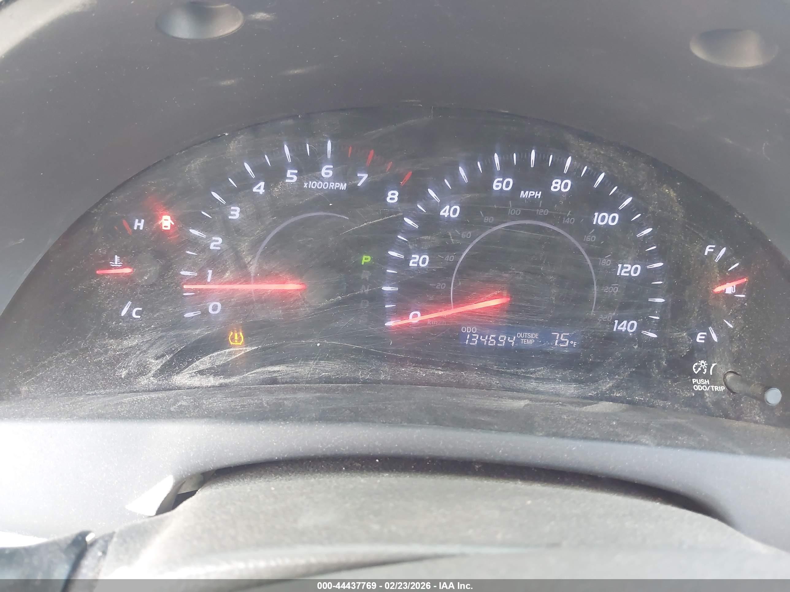 2010 Toyota Camry Le Brown vin: 4T1BF3EK5AU102192