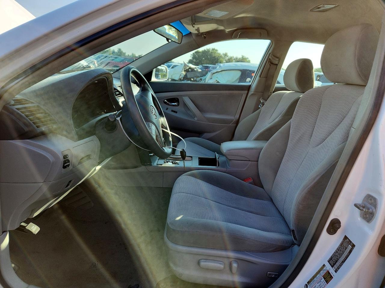 2010 Toyota Camry Le White vin: 4T1BF3EK5AU529906