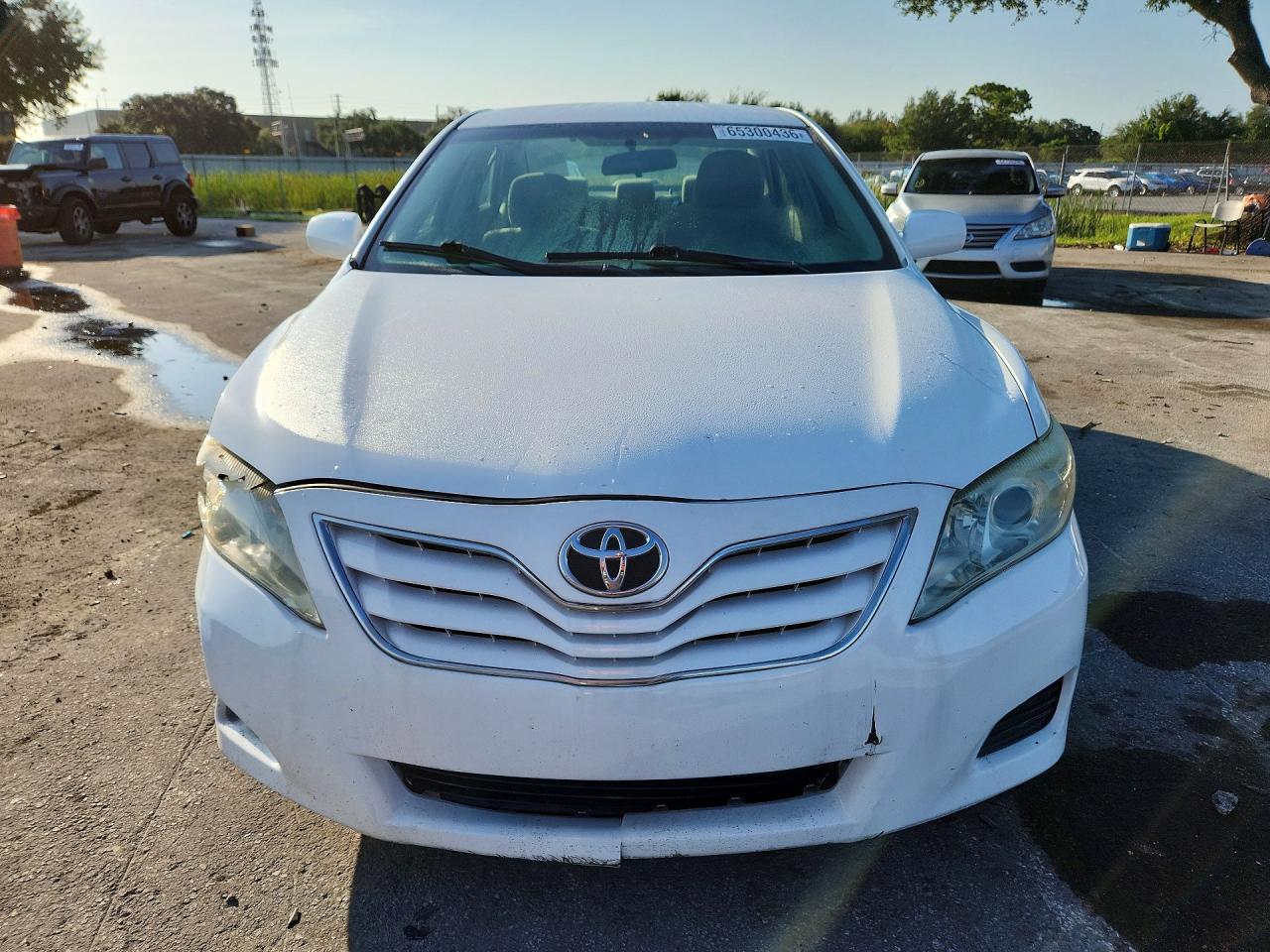 2010 Toyota Camry Le White vin: 4T1BF3EK5AU529906