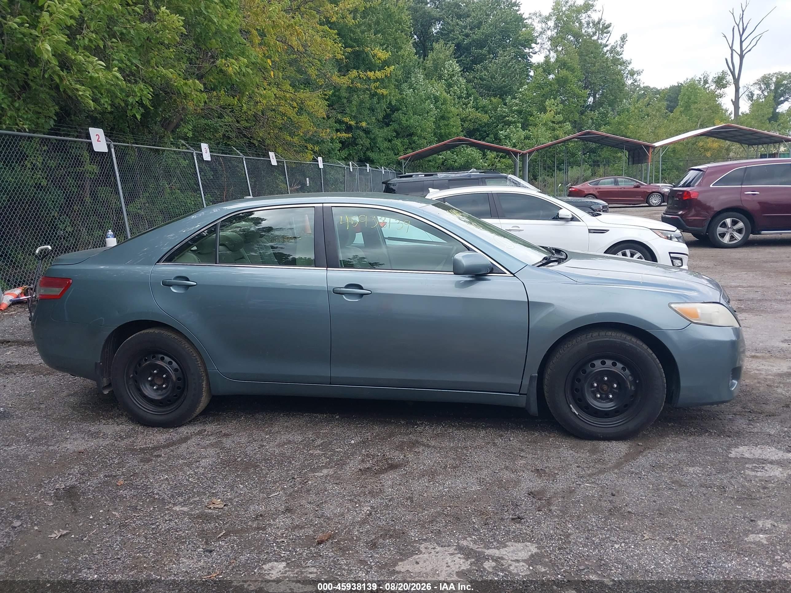 2010 Toyota Camry Le Green vin: 4T1BF3EK5AU538461