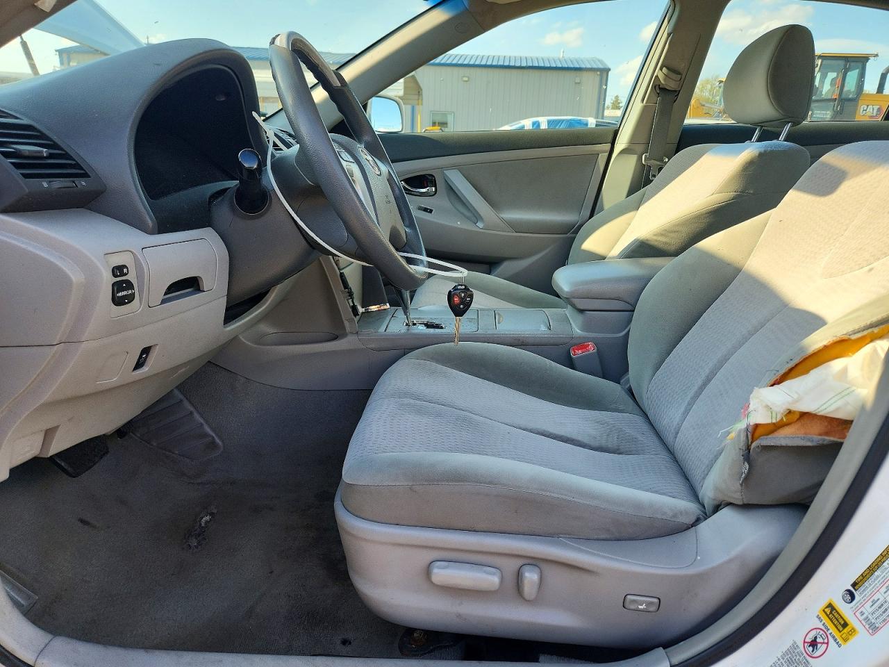 2010 Toyota Camry Le White vin: 4T1BF3EK5AU544048