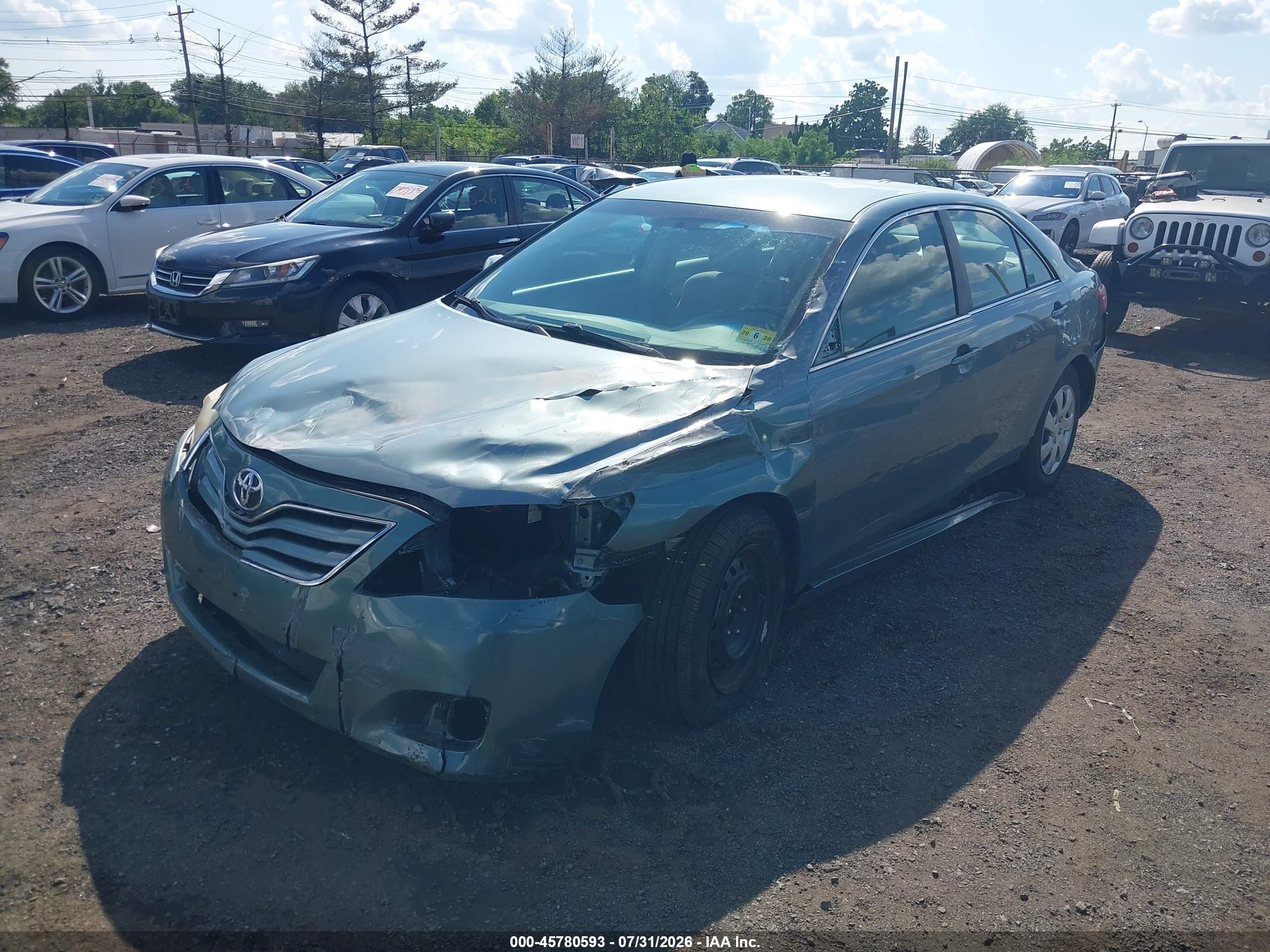 2010 Toyota Camry Le Green vin: 4T1BF3EK5AU545944